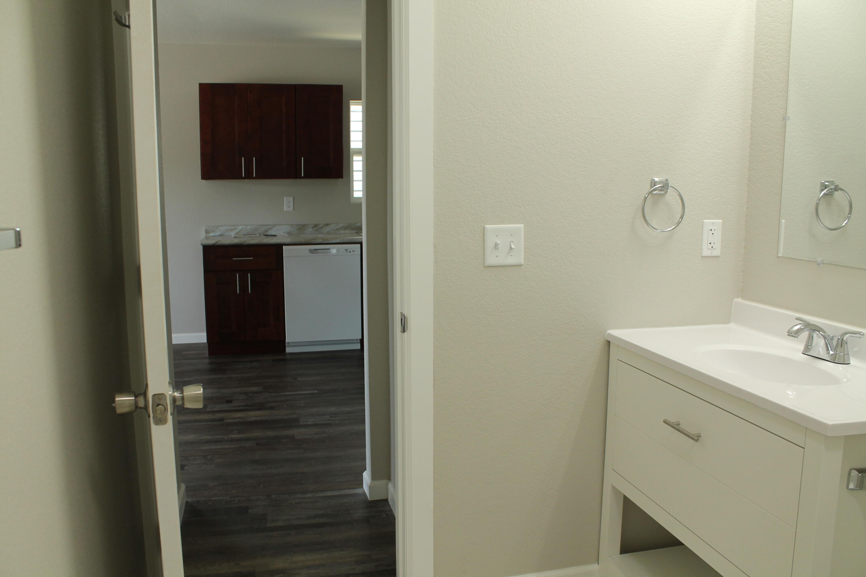 431 West Division Street Property Photo 13