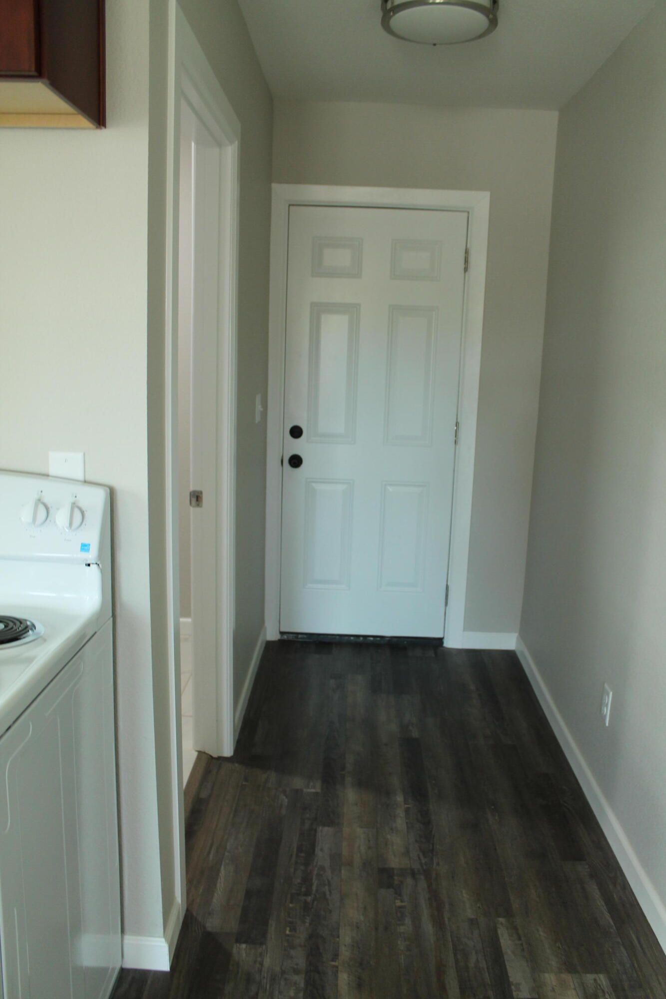 431 West Division Street Property Photo 14