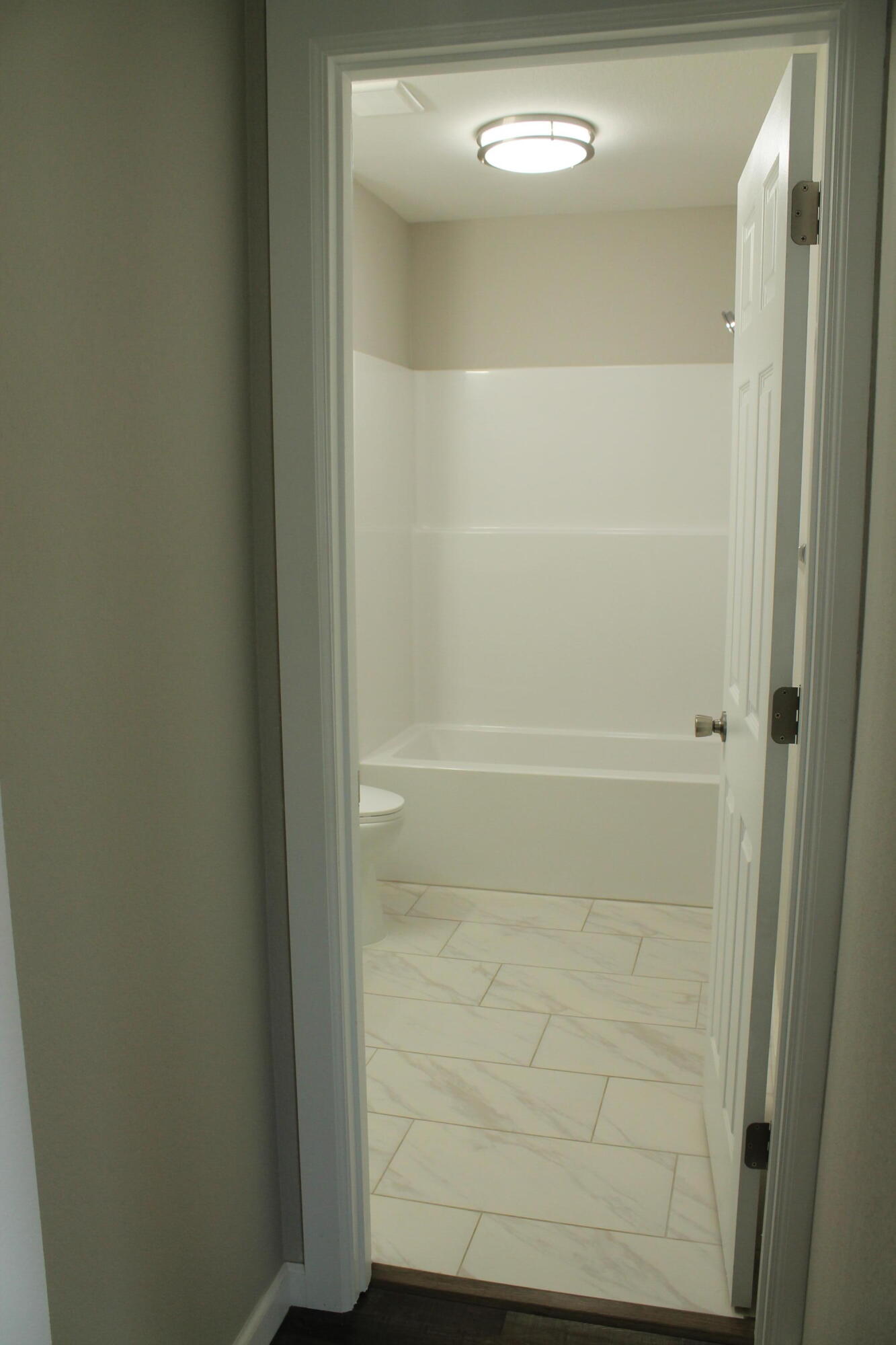 431 West Division Street Property Photo 16