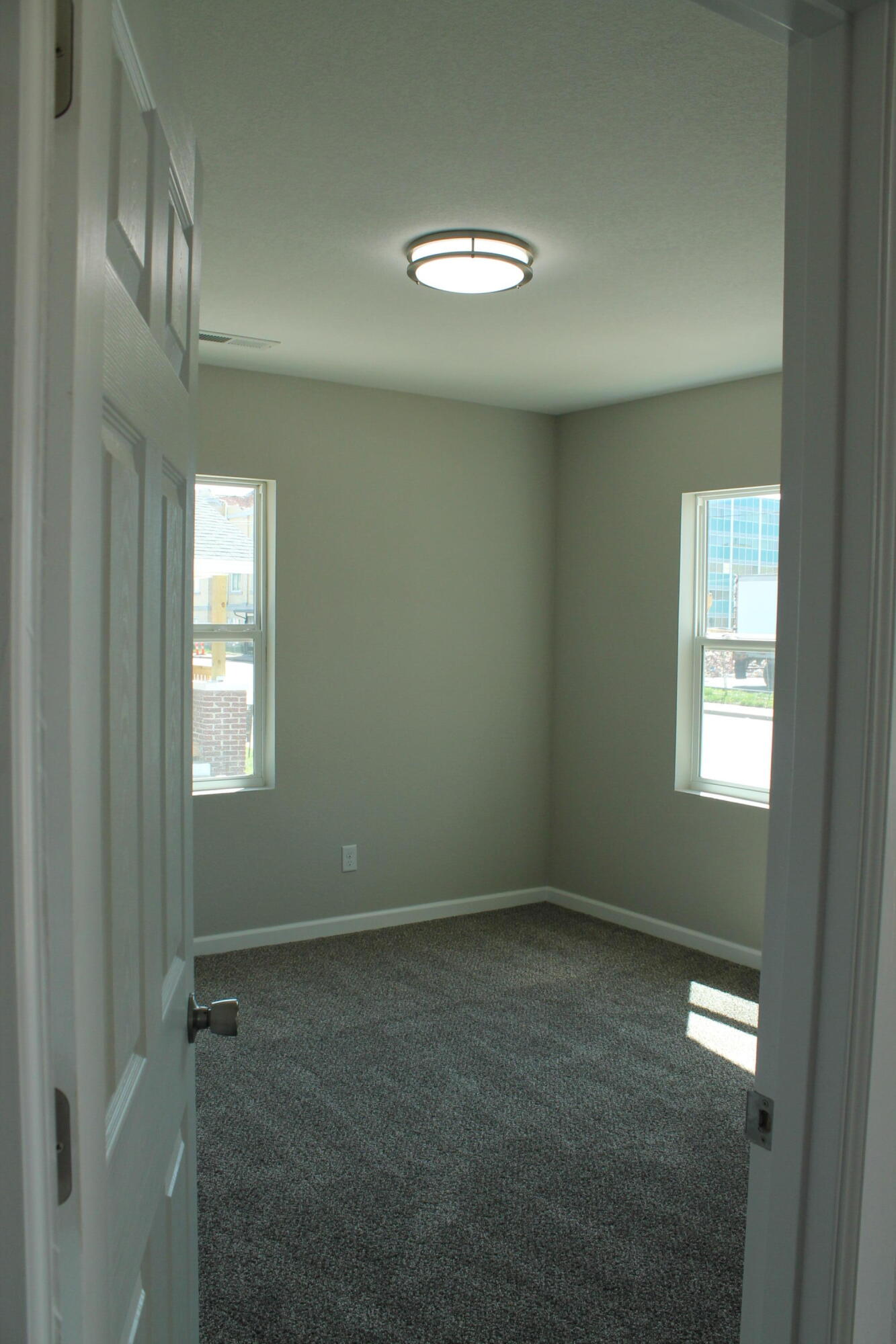 431 West Division Street Property Photo 22