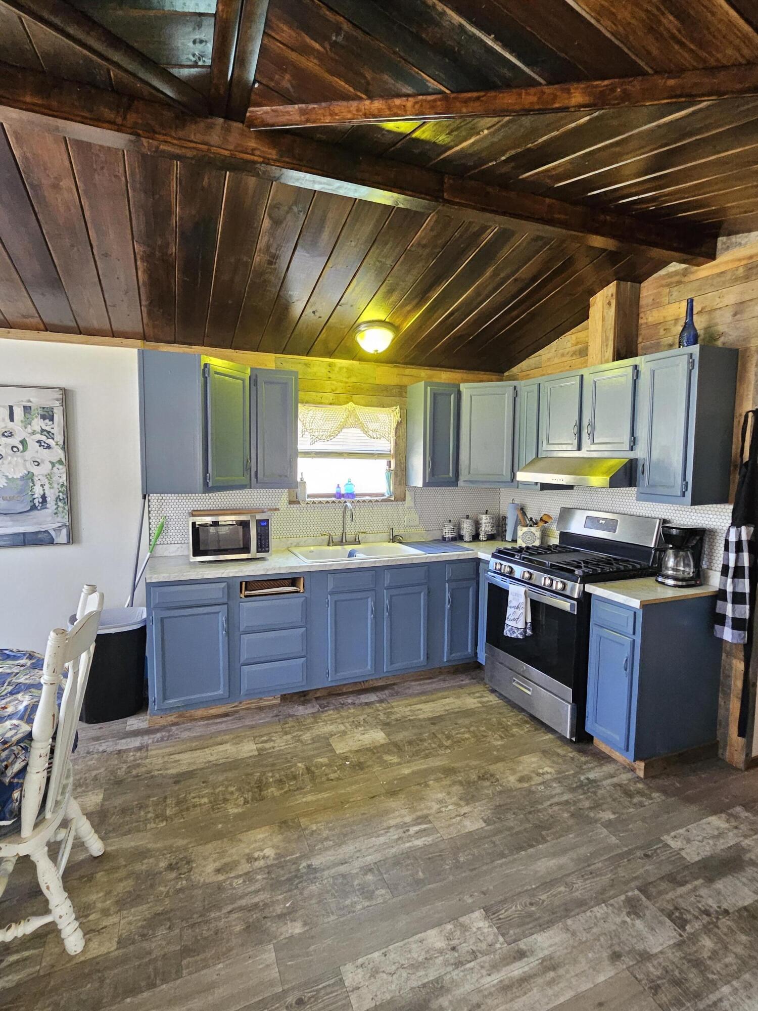 118 Woodward Drive Property Photo 11