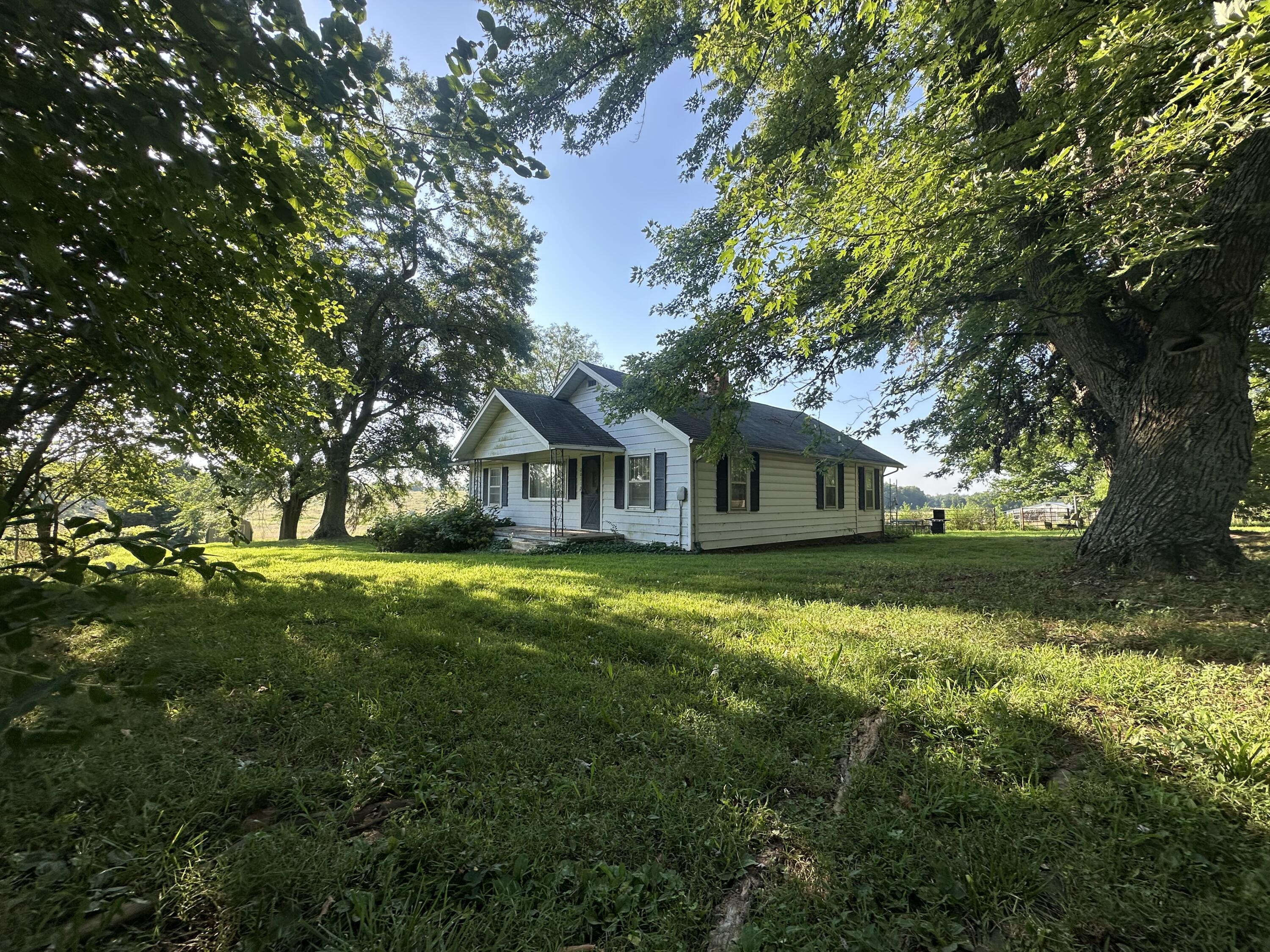 20119 Highway Z Property Photo 1
