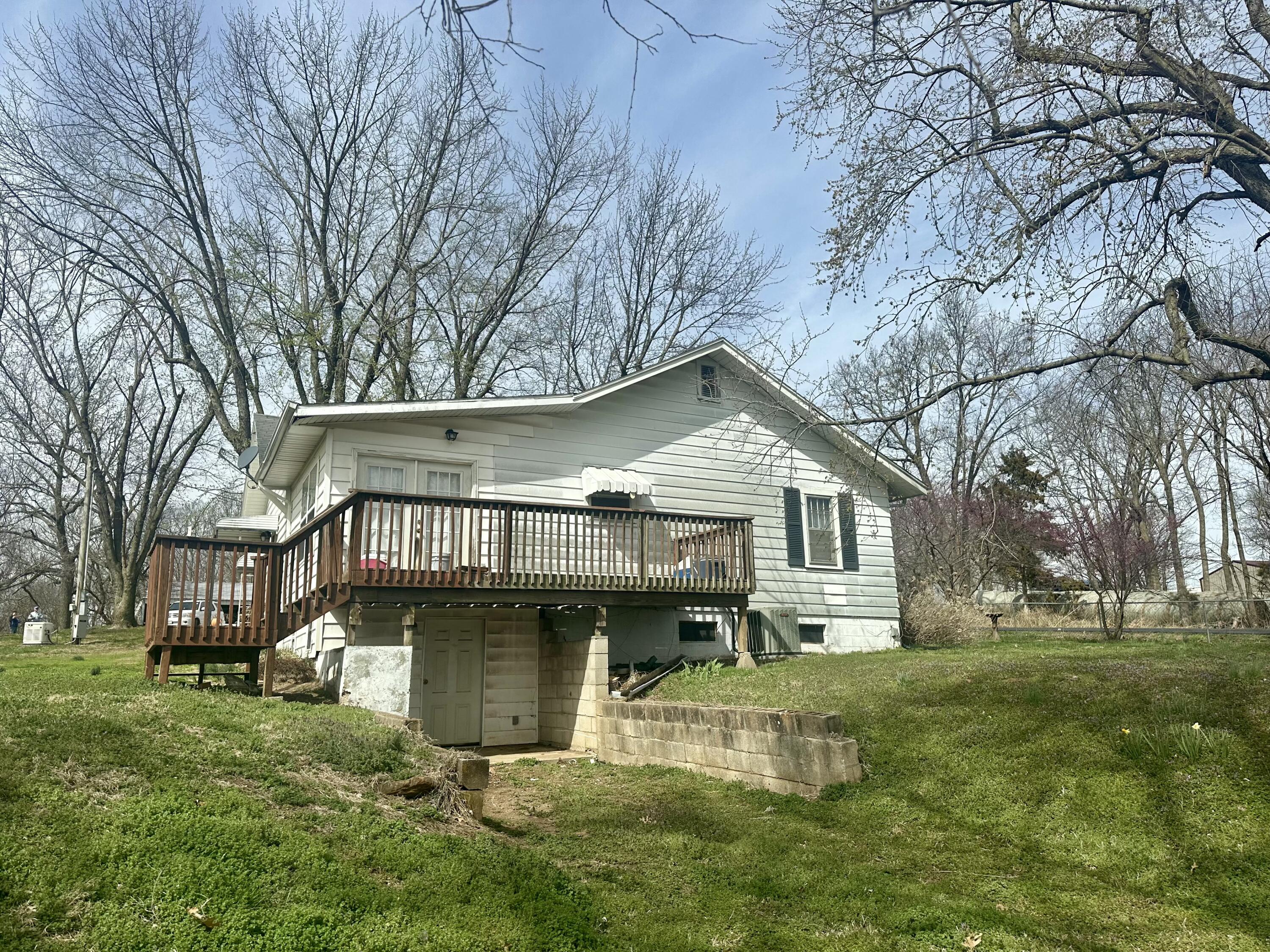 20119 Highway Z Property Photo 3