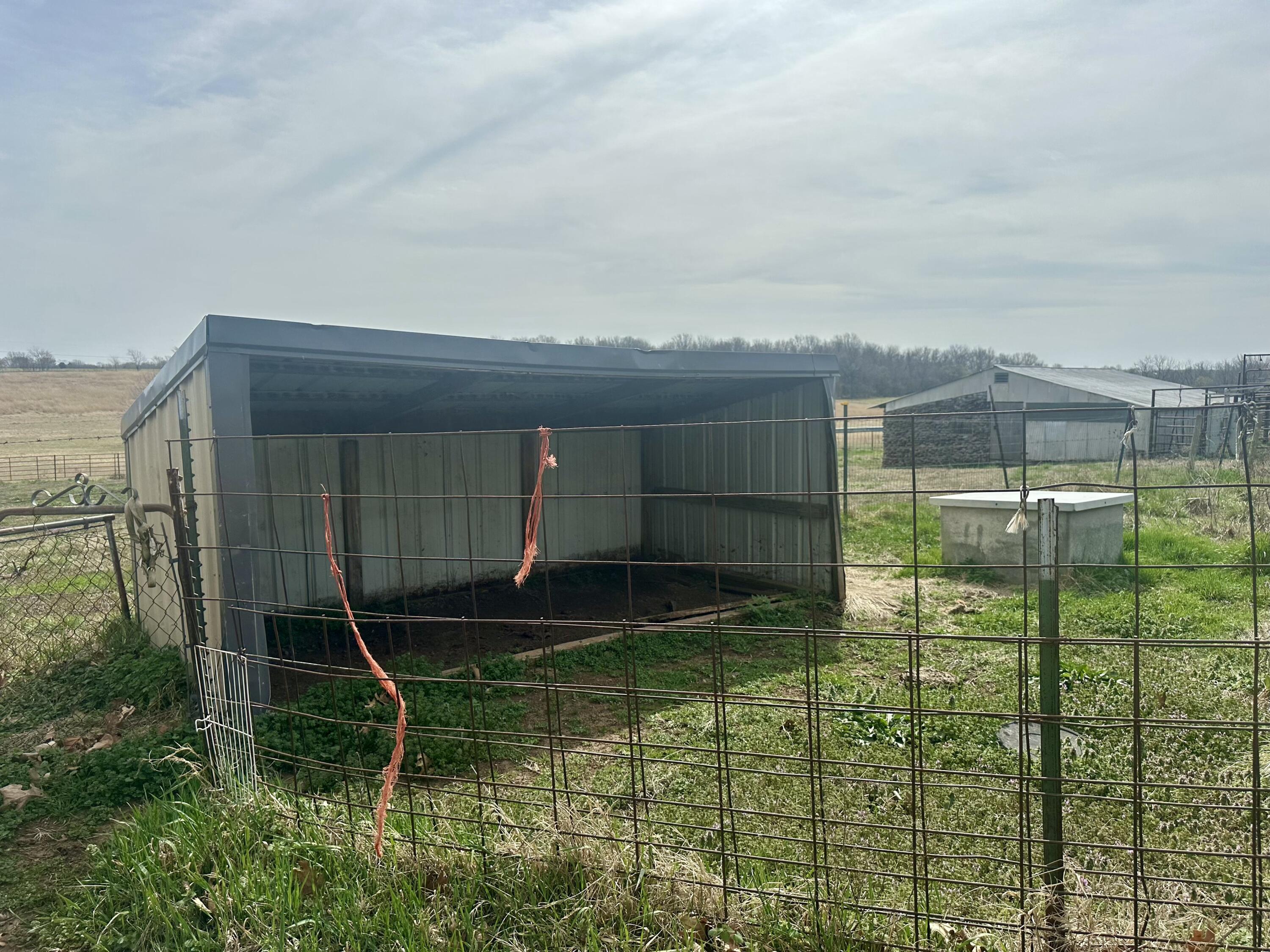 20119 Highway Z Property Photo 6