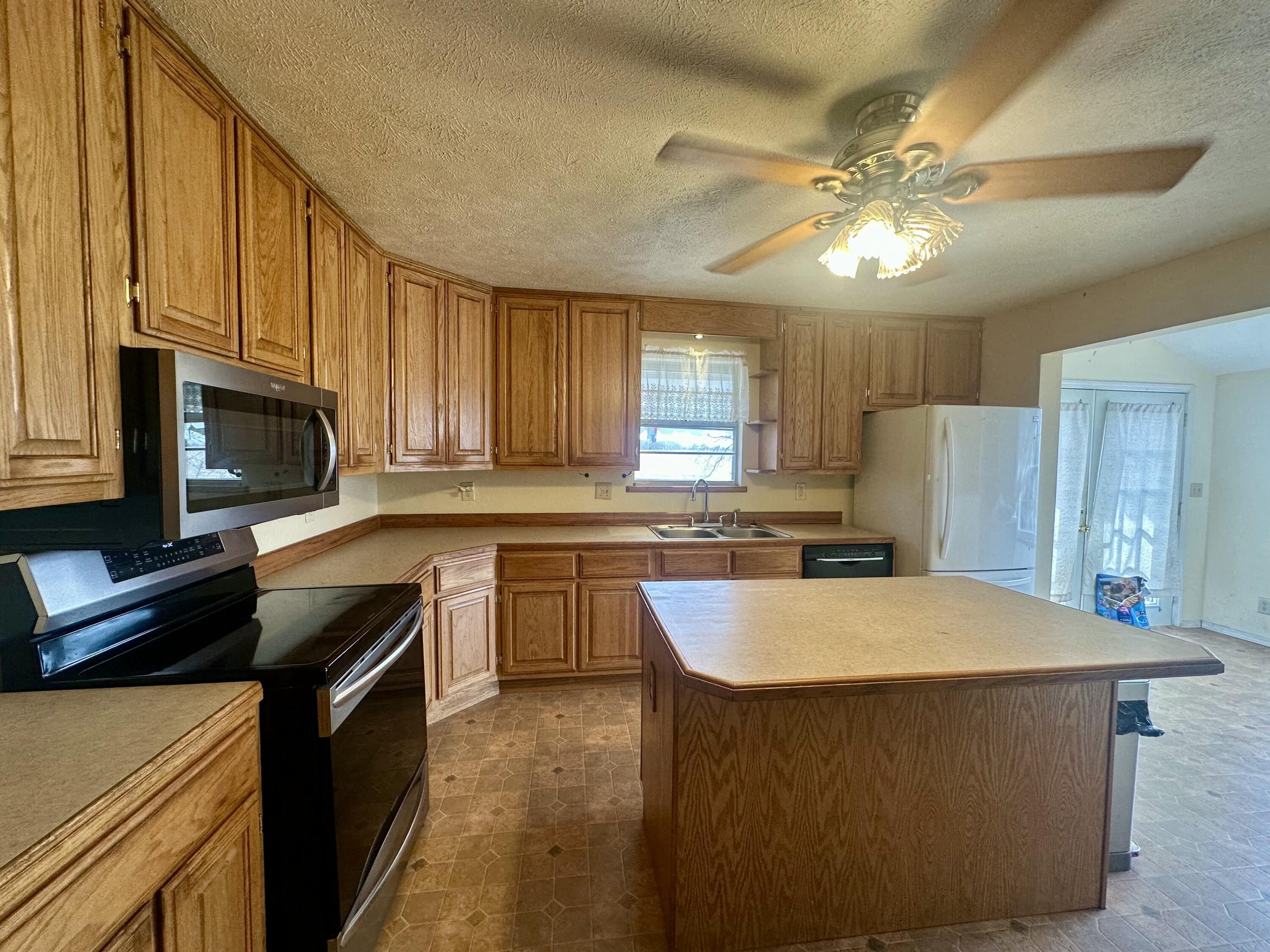 20119 Highway Z Property Photo 10