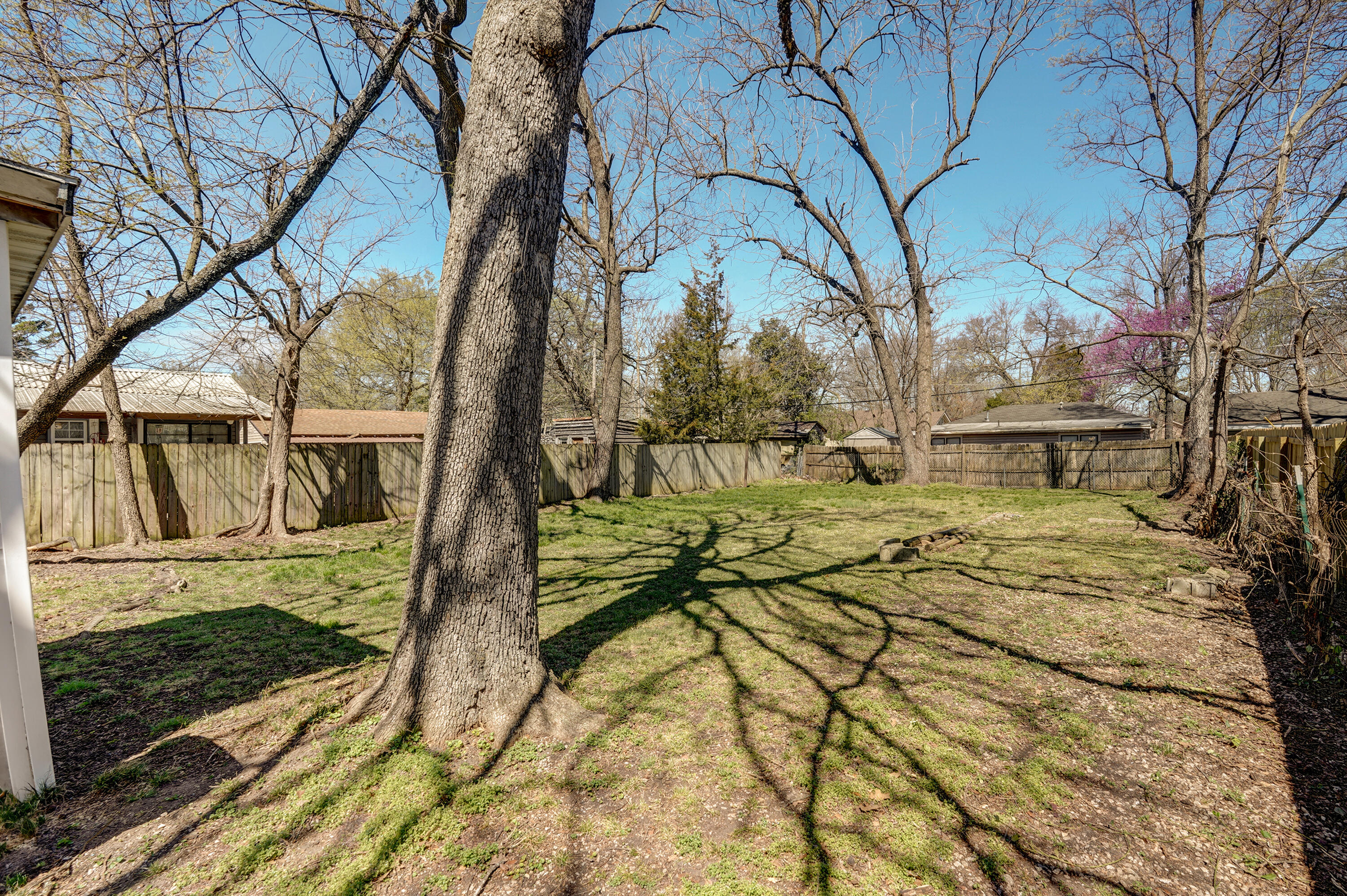 1927 East Monroe Terrace Property Photo 19