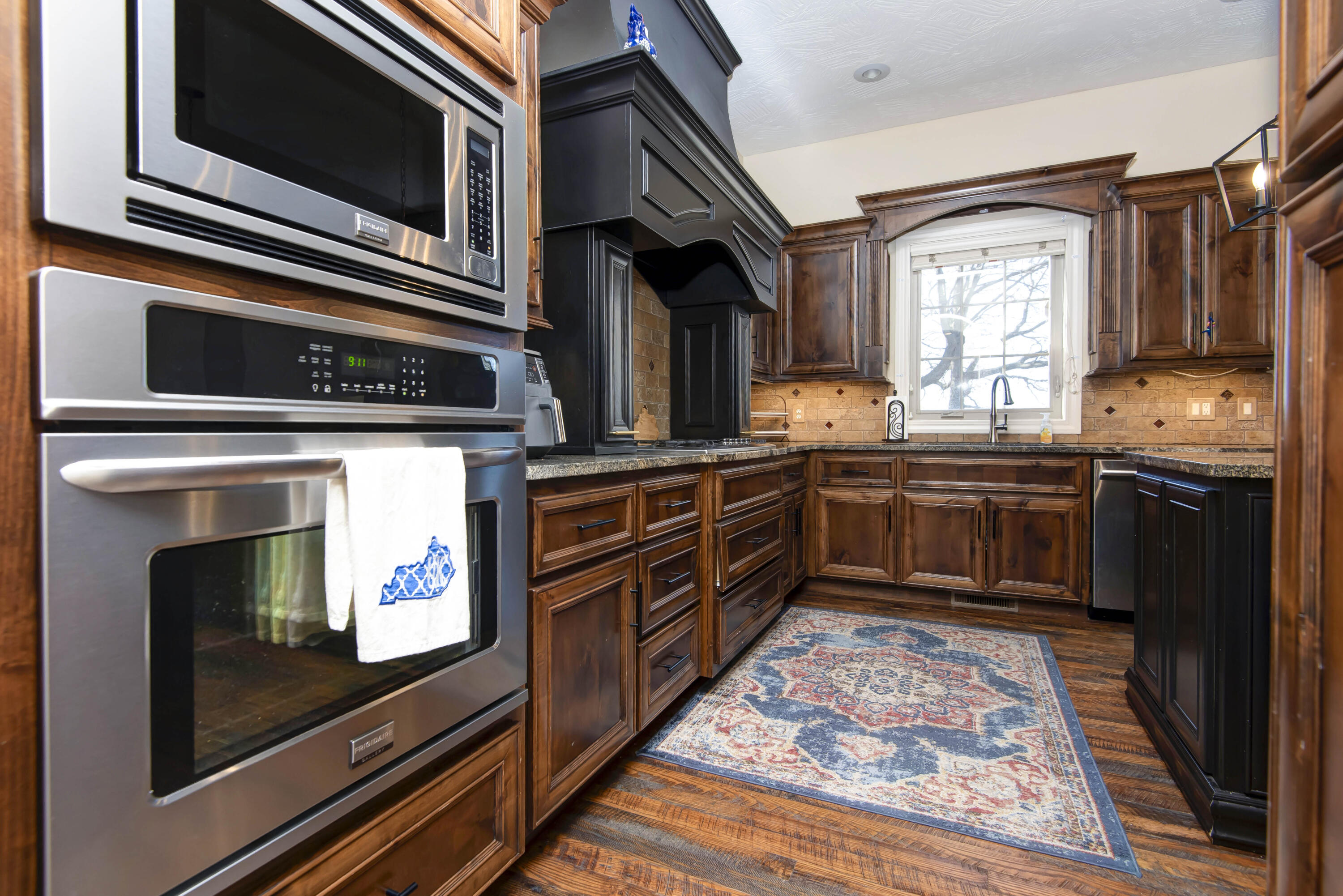 6006 Merion Drive Property Photo 12