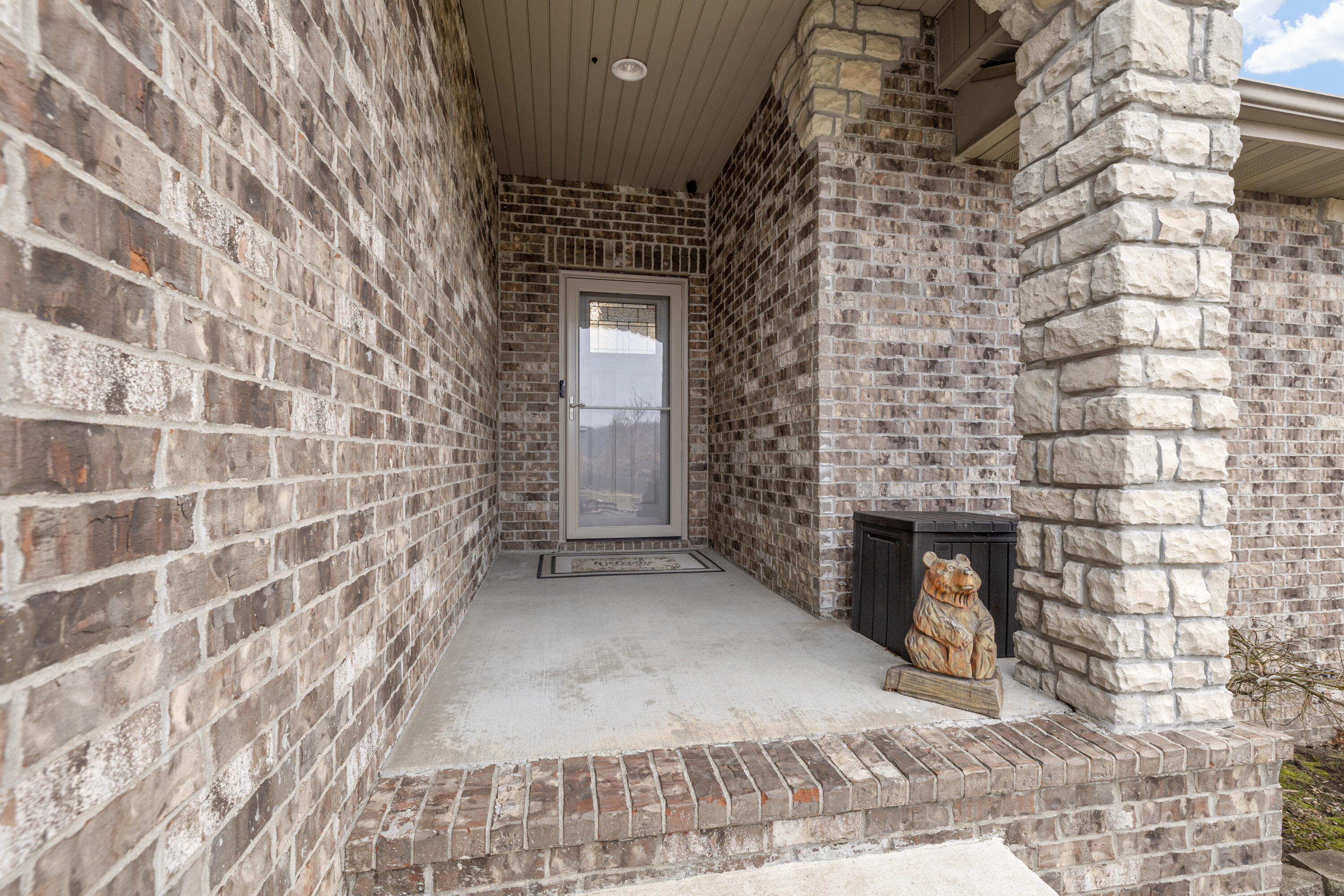 1306 West Millpond Drive Property Photo 3