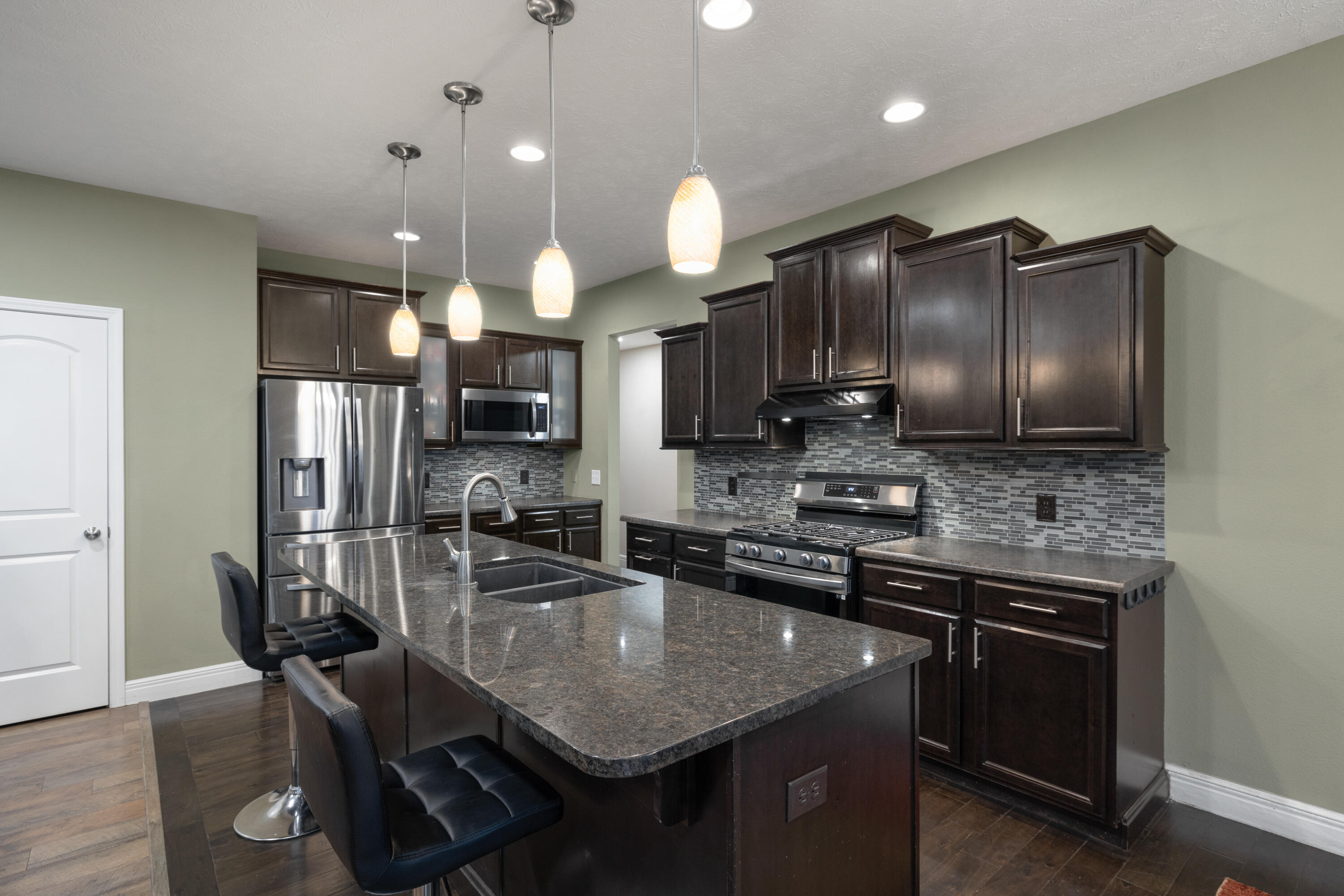 1306 West Millpond Drive Property Photo 9