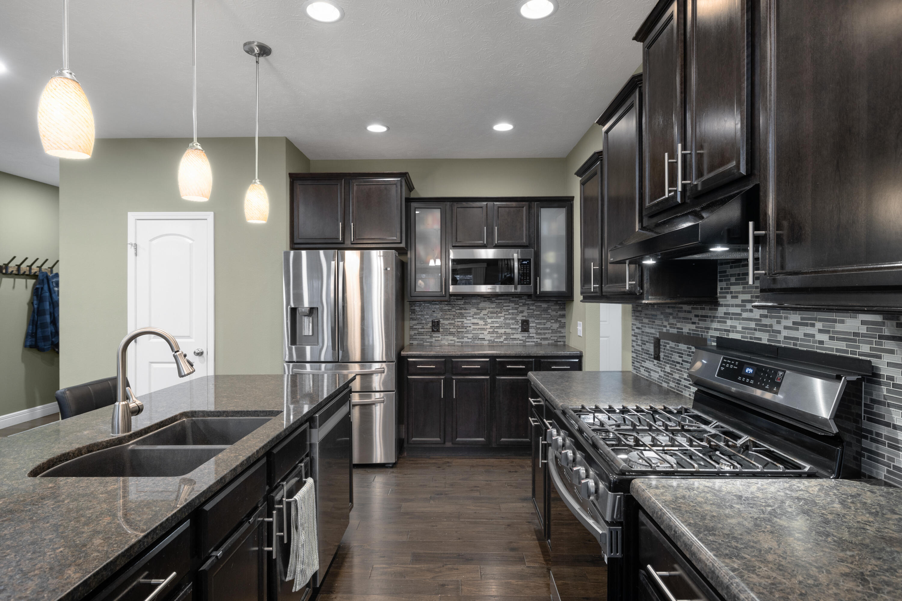 1306 West Millpond Drive Property Photo 10