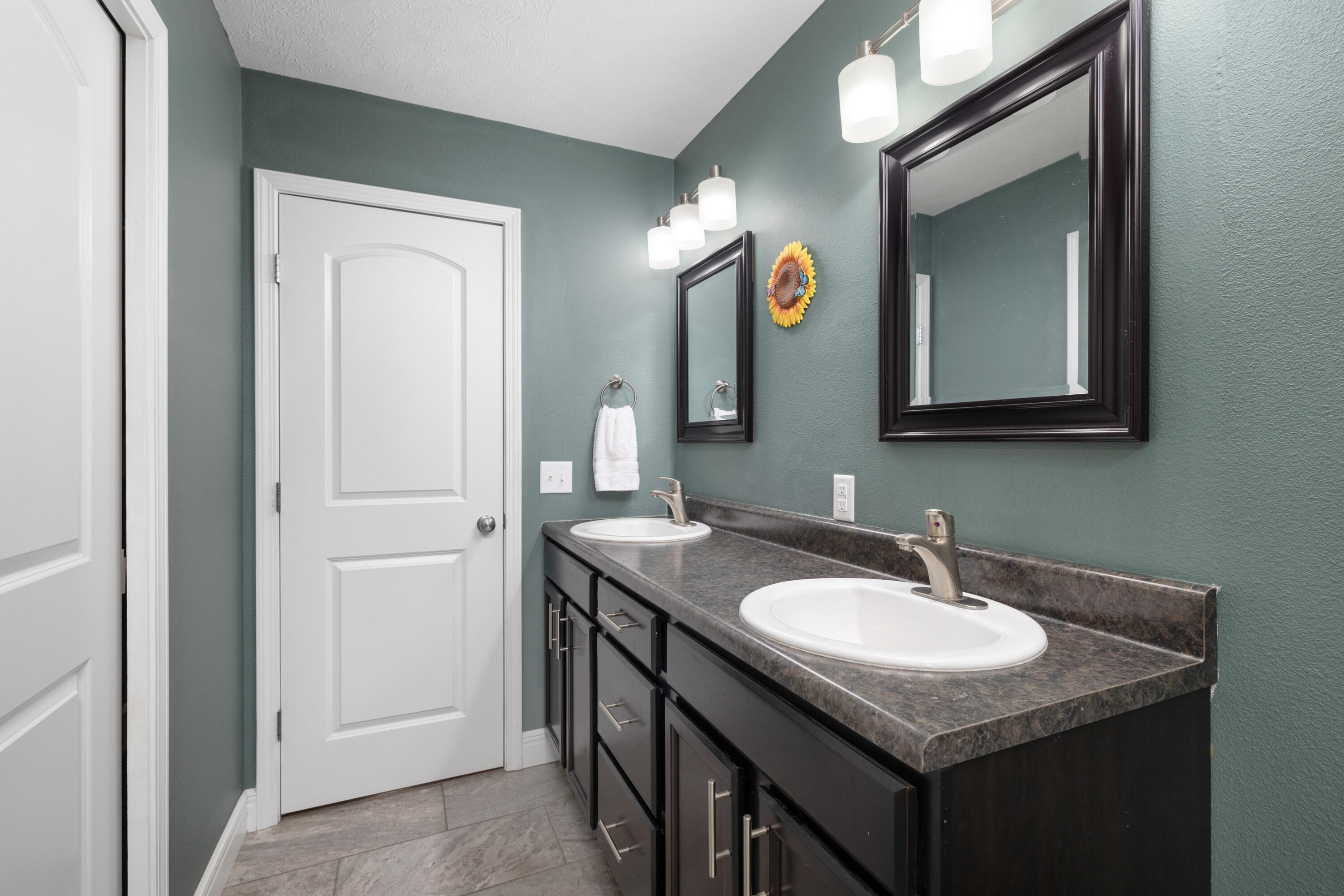 1306 West Millpond Drive Property Photo 19