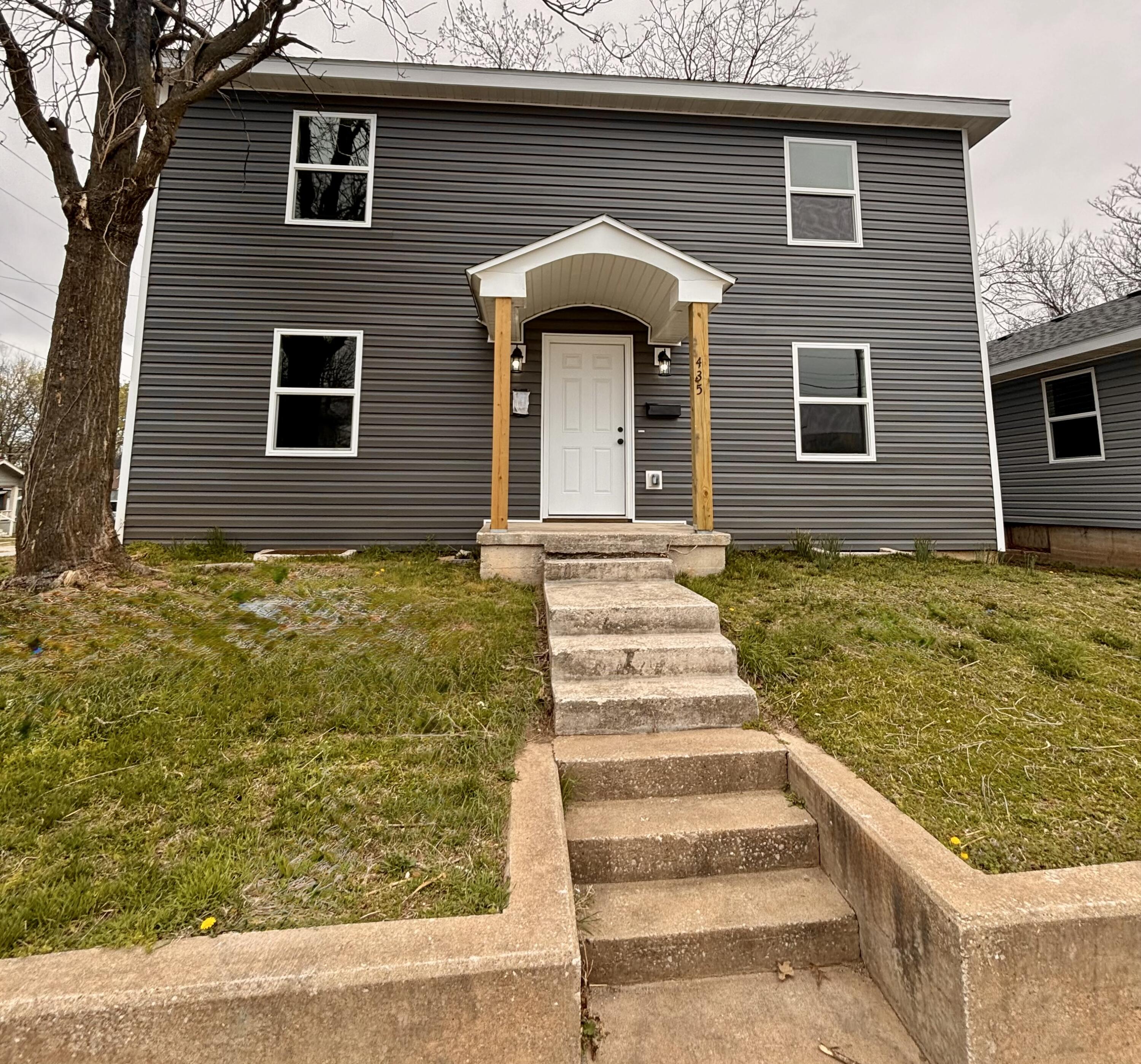 435 West Division Street Property Photo