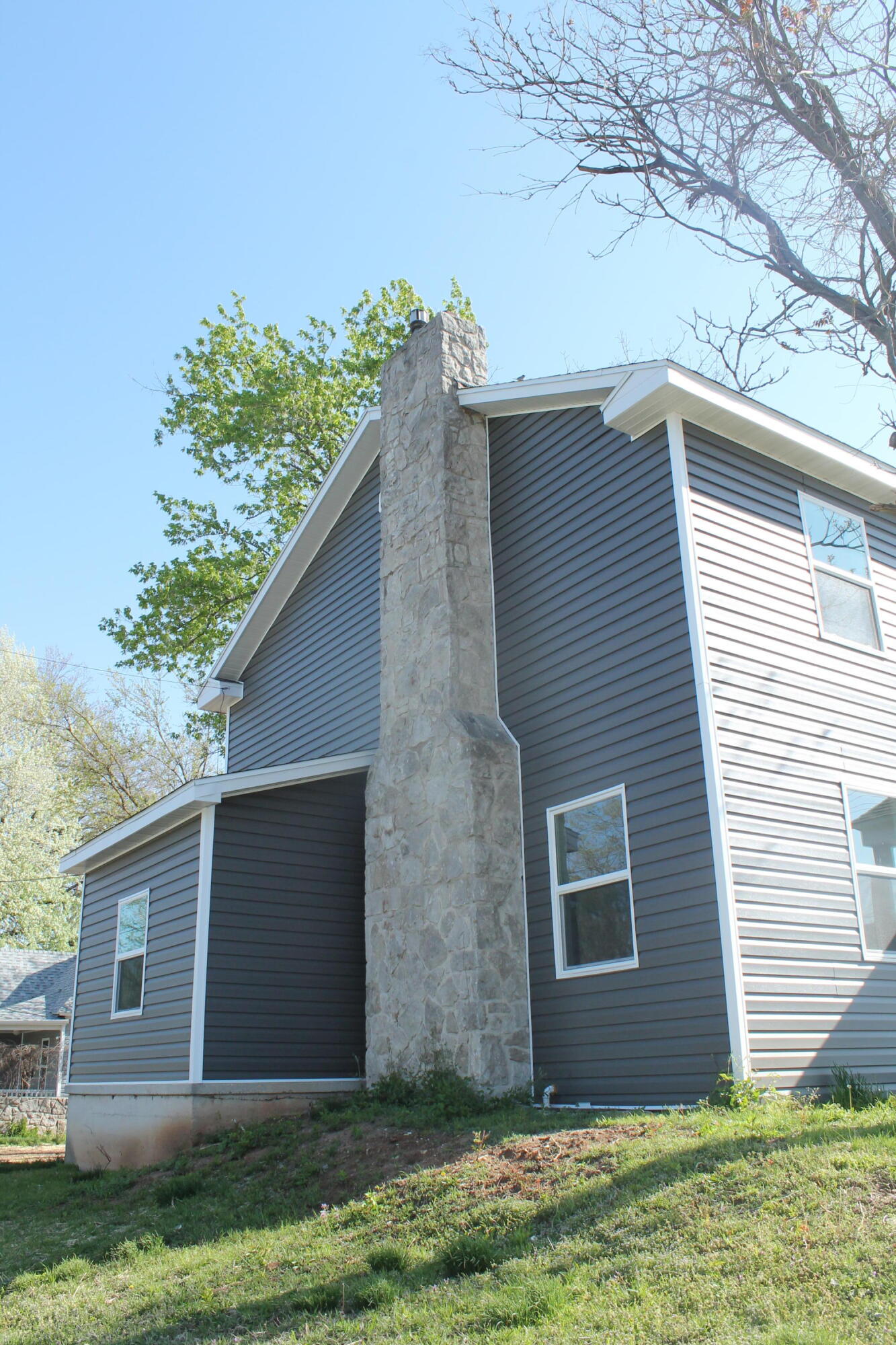 435 West Division Street Property Photo 4
