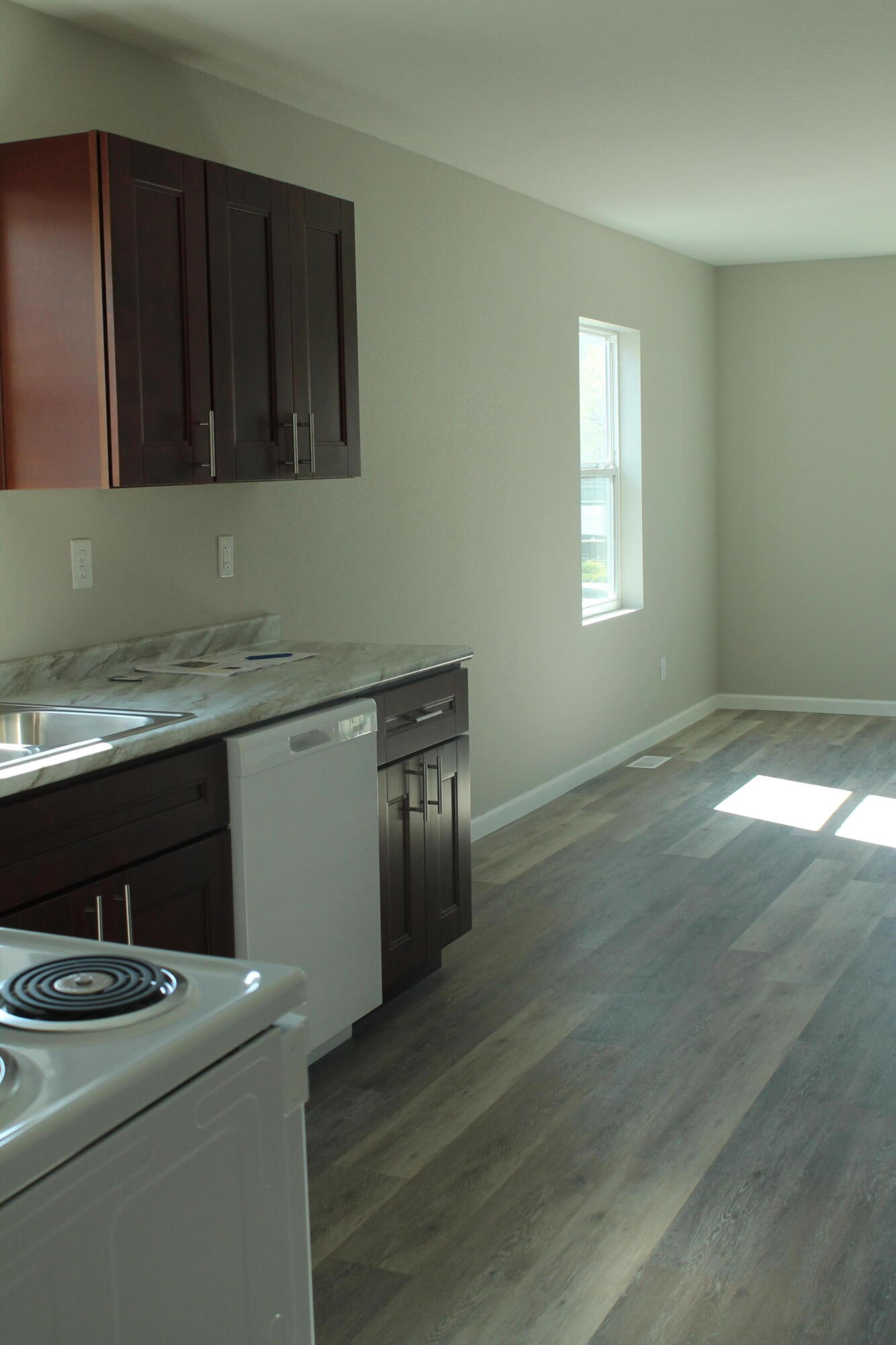 435 West Division Street Property Photo 7