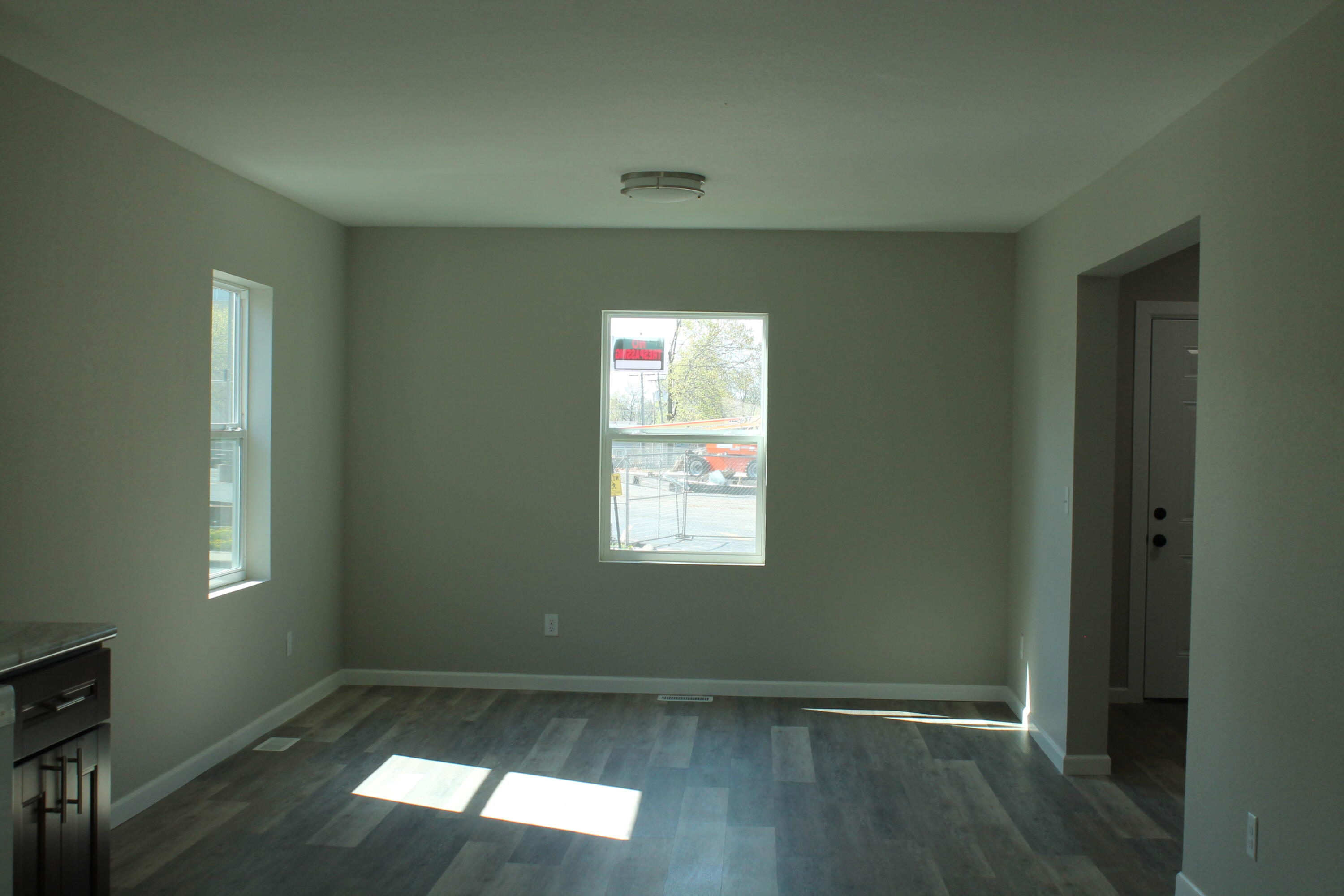 435 West Division Street Property Photo 10