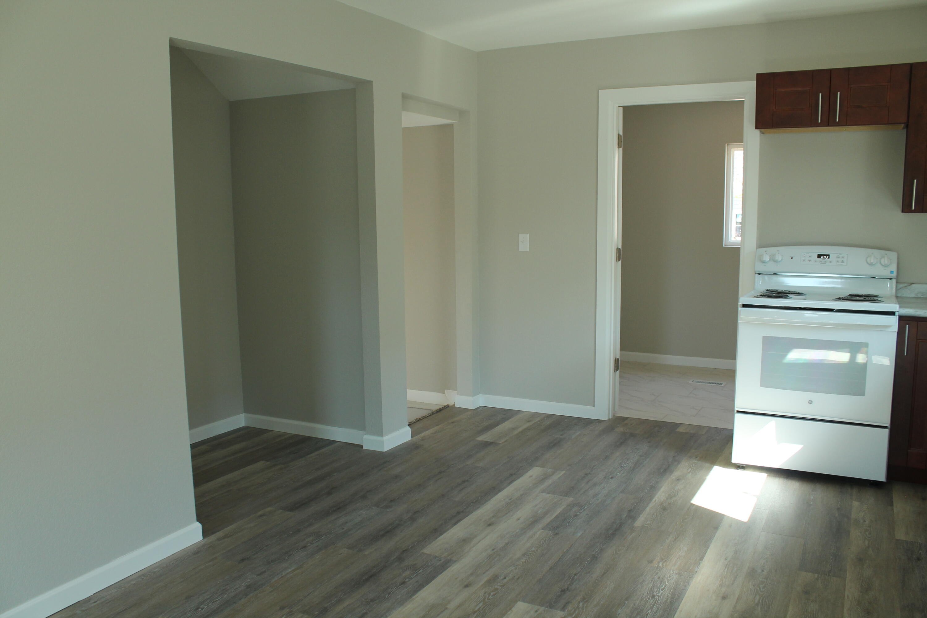 435 West Division Street Property Photo 16