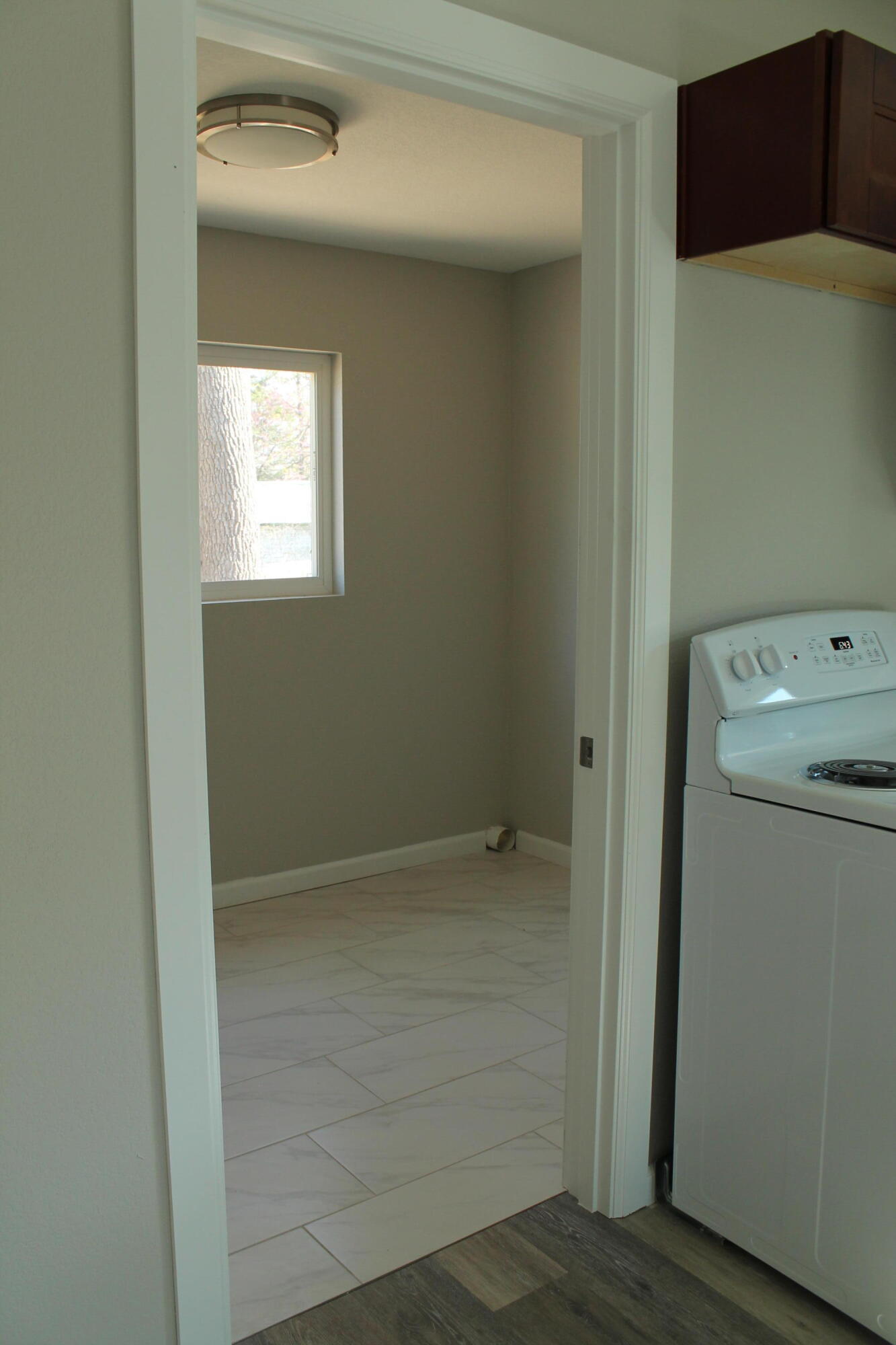 435 West Division Street Property Photo 17
