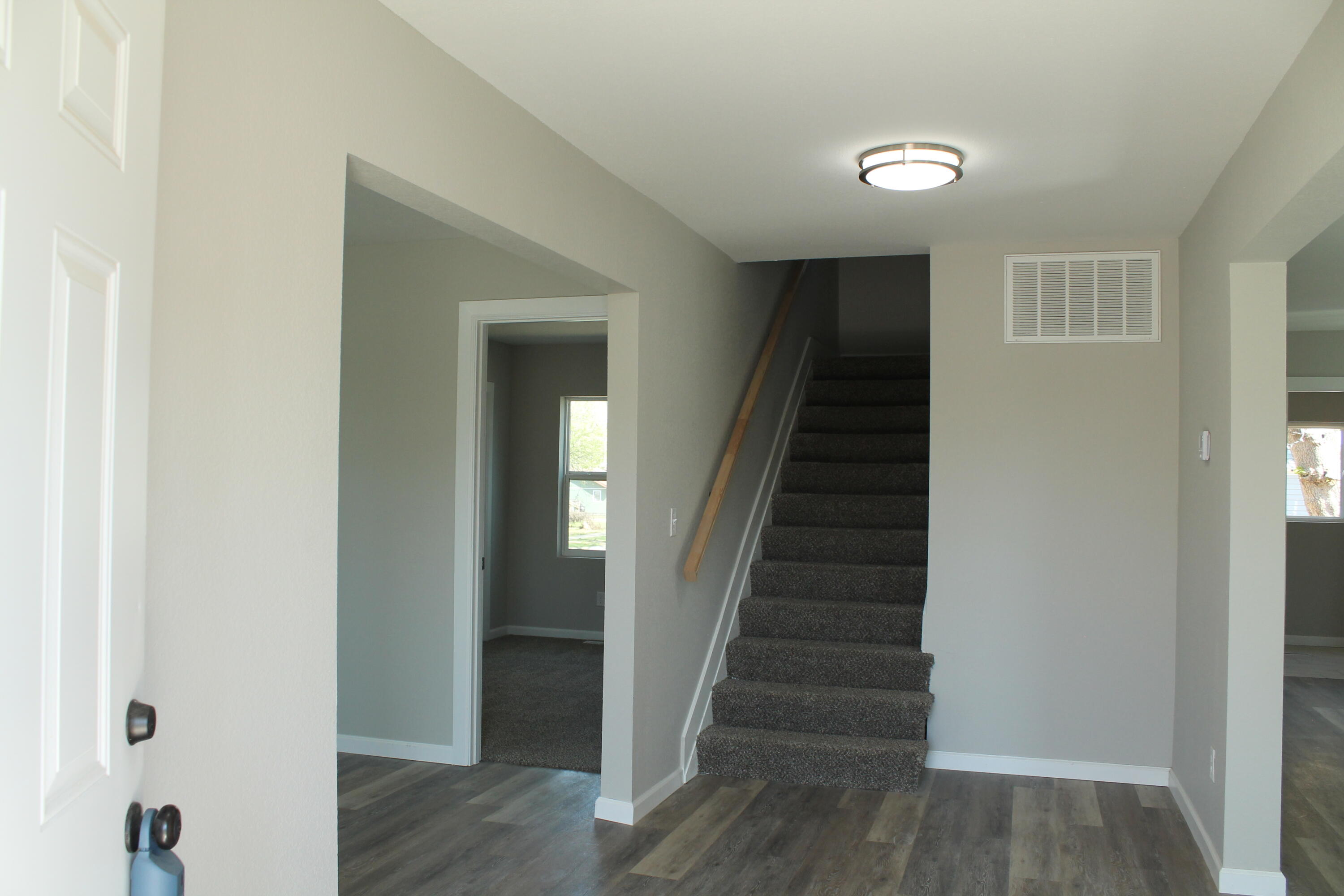 435 West Division Street Property Photo 25