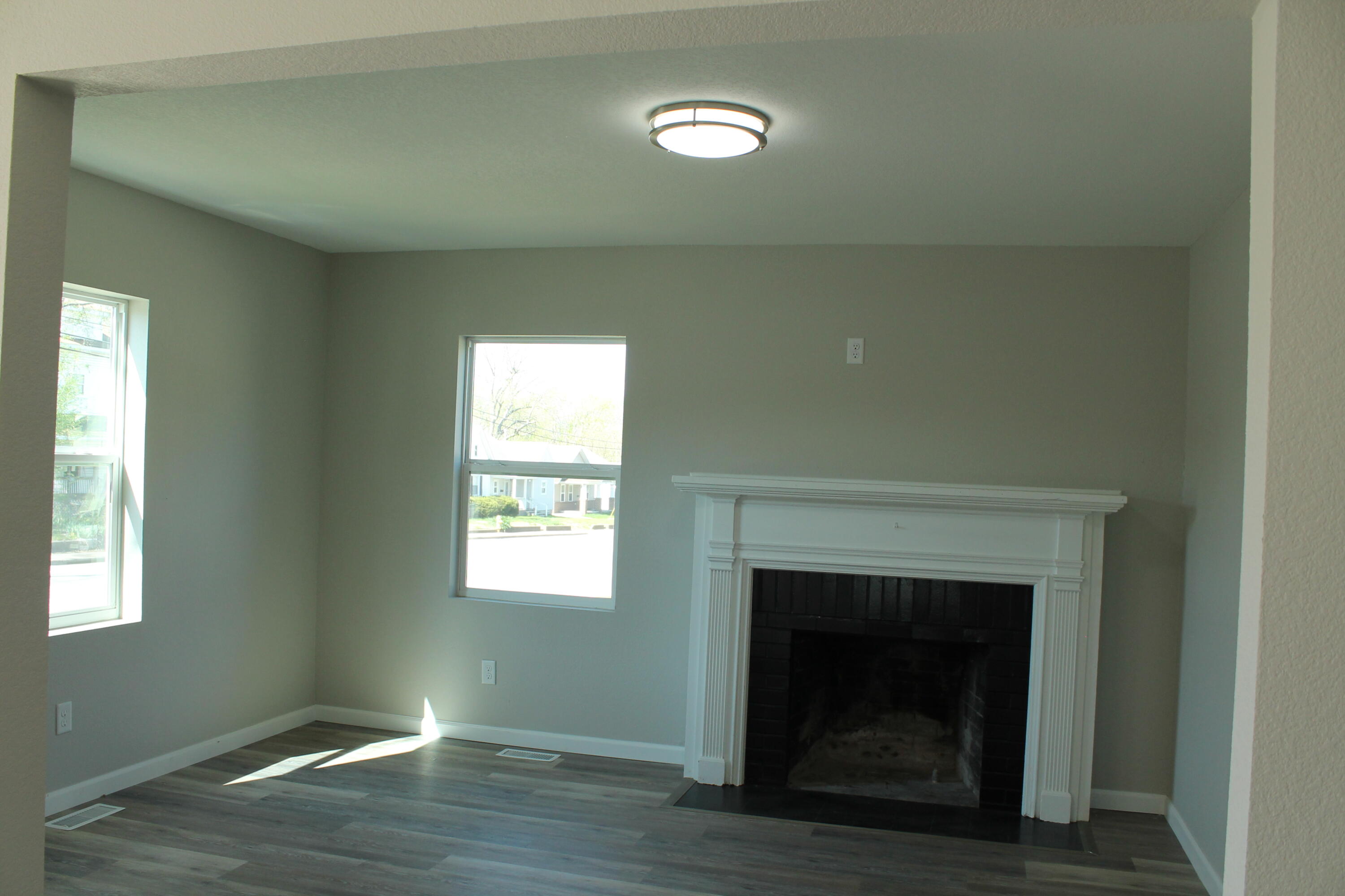435 West Division Street Property Photo 27