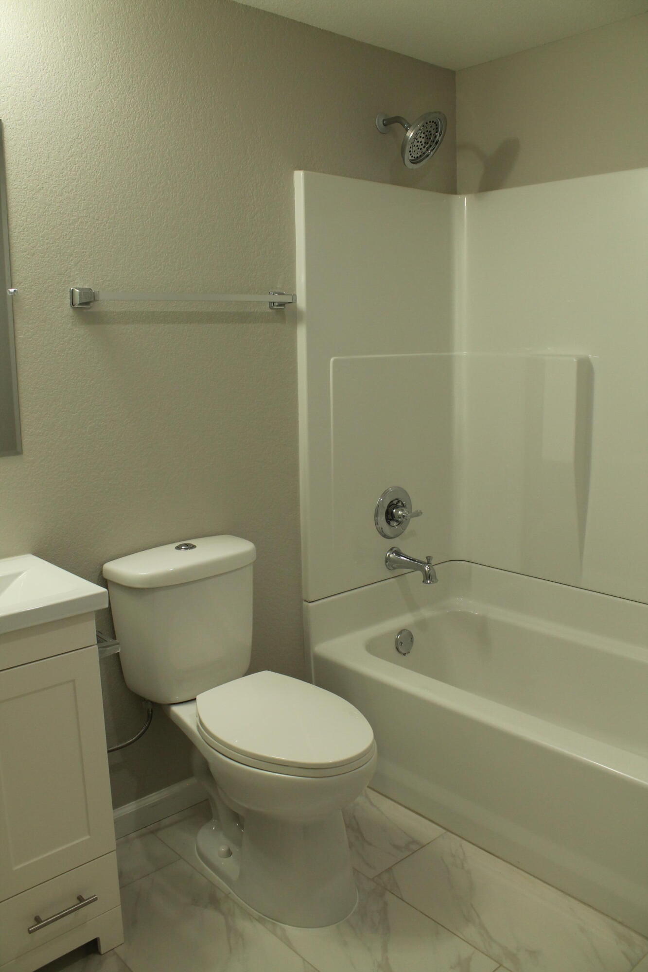 435 West Division Street Property Photo 46
