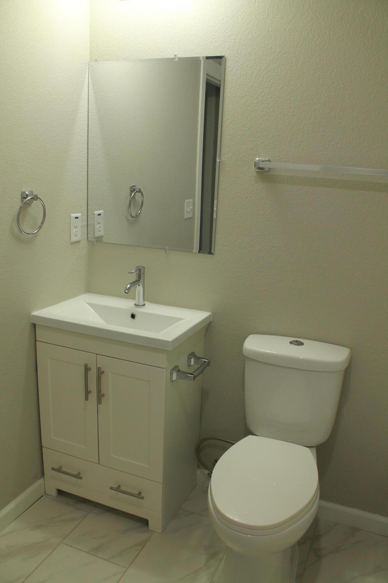 435 West Division Street Property Photo 47
