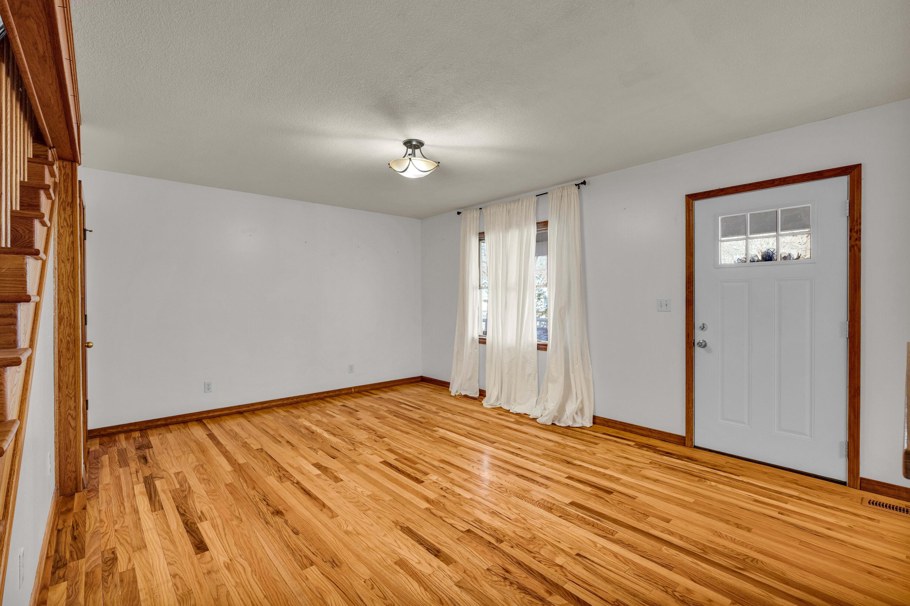 2505 Courtney Place Property Photo 4