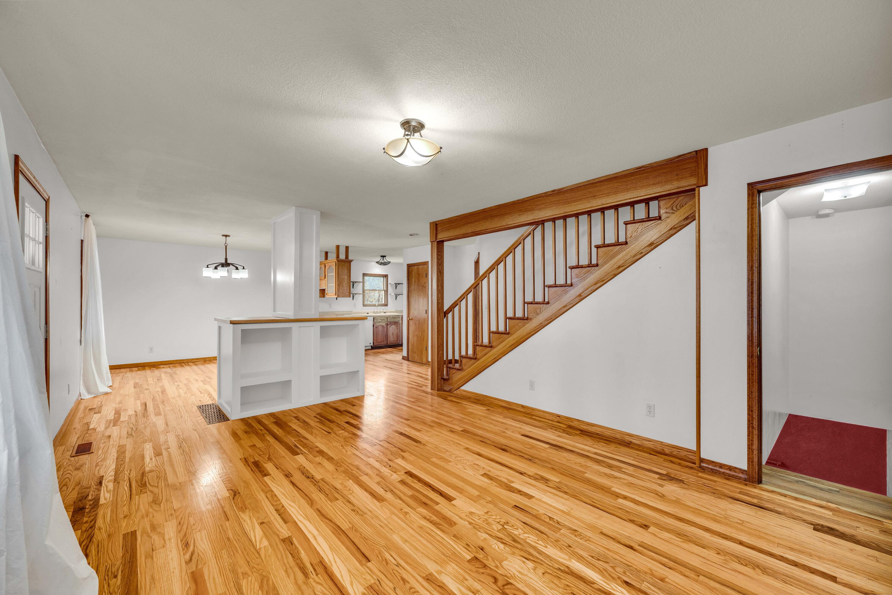 2505 Courtney Place Property Photo 5