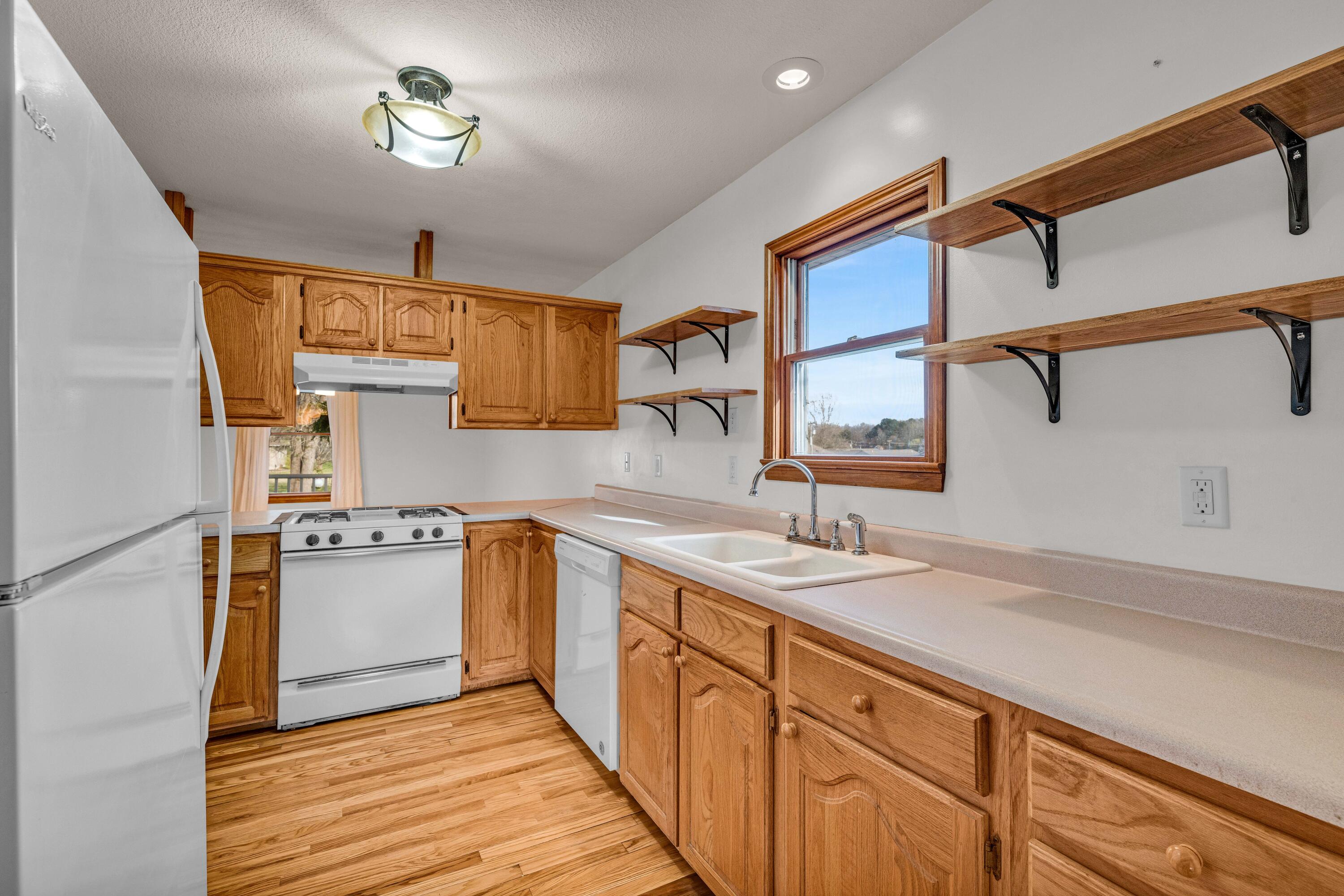 2505 Courtney Place Property Photo 6