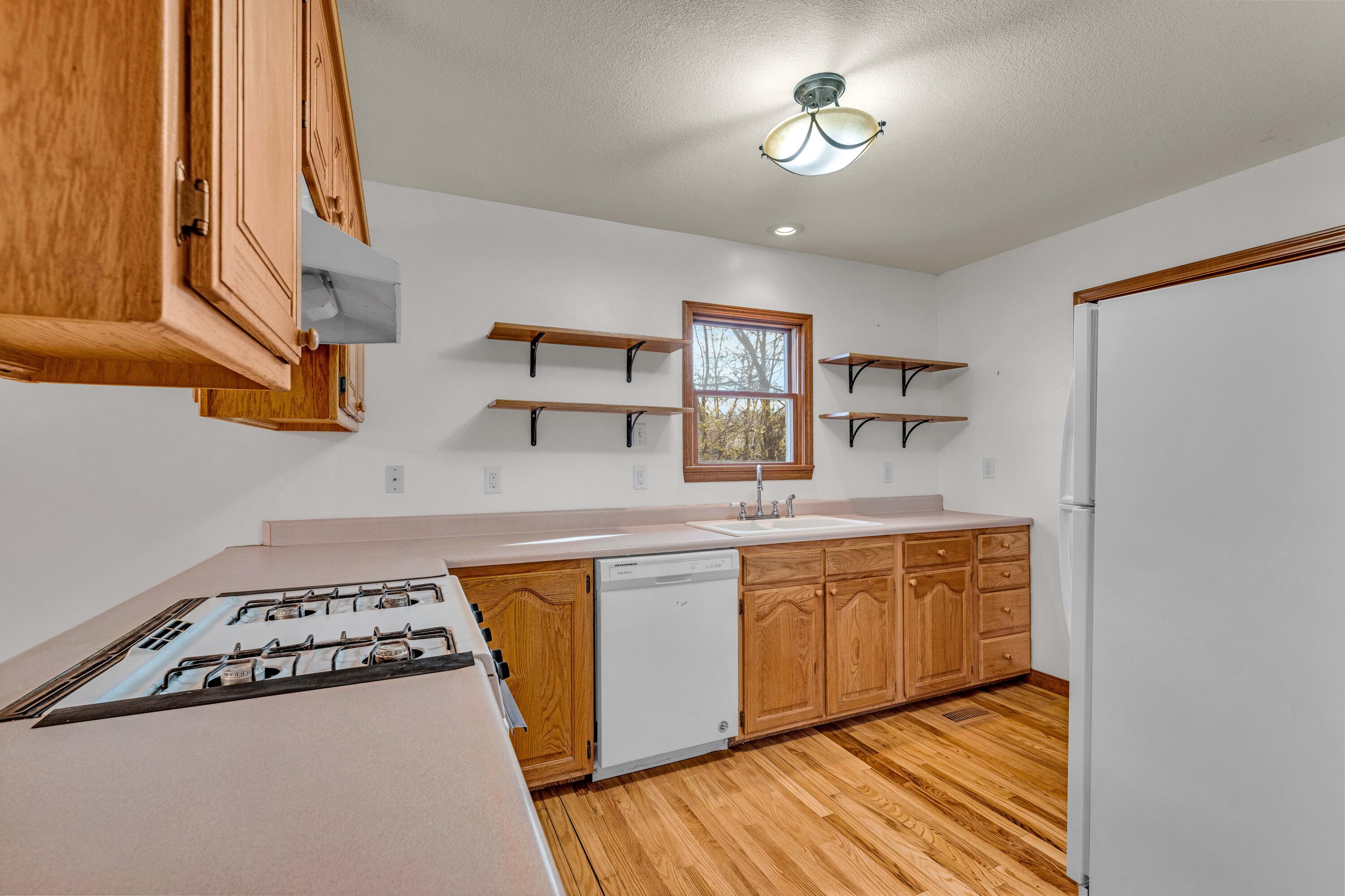 2505 Courtney Place Property Photo 7