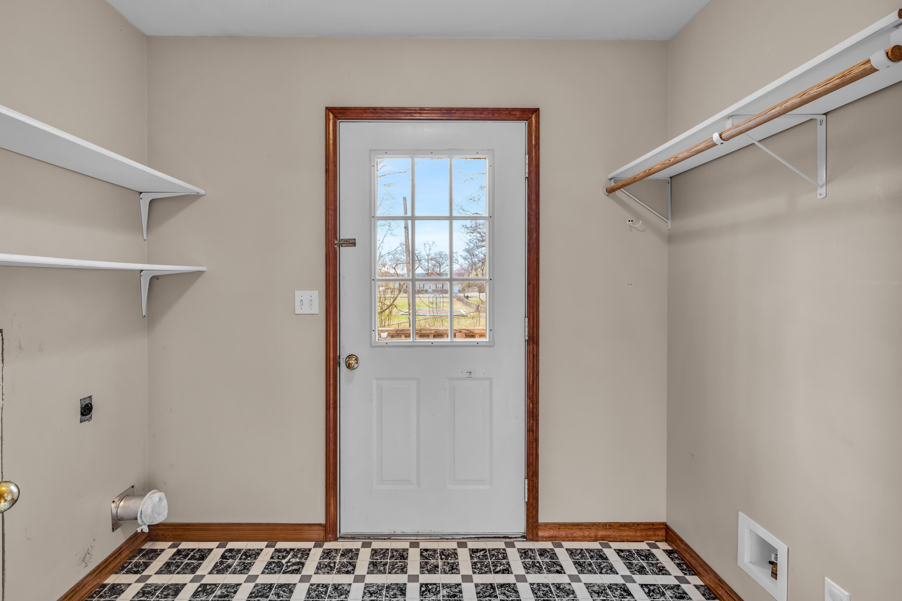 2505 Courtney Place Property Photo 12