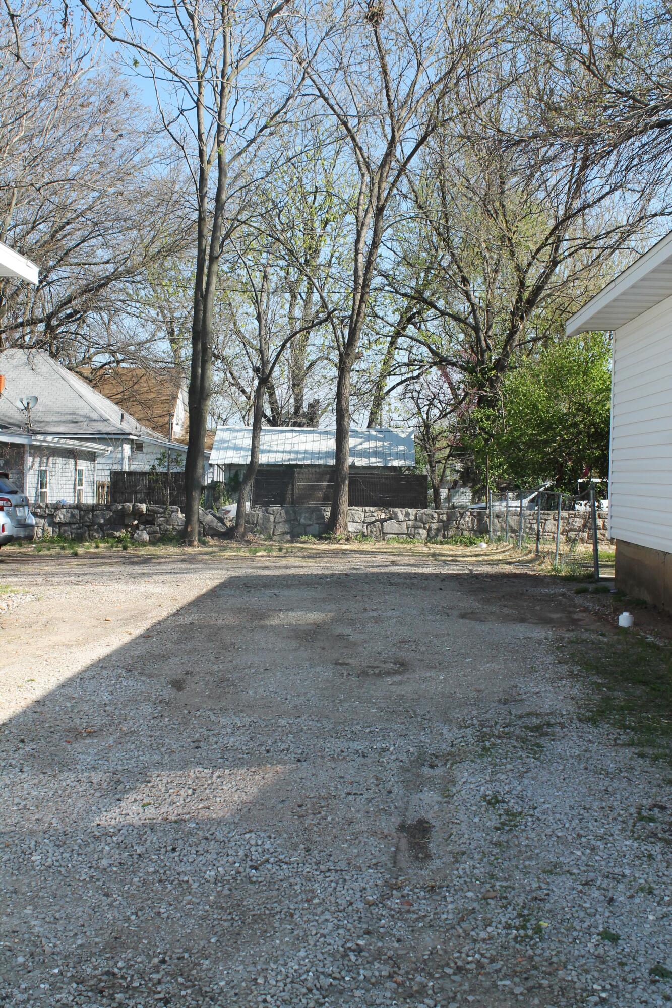 425 West Division Street Property Photo 4