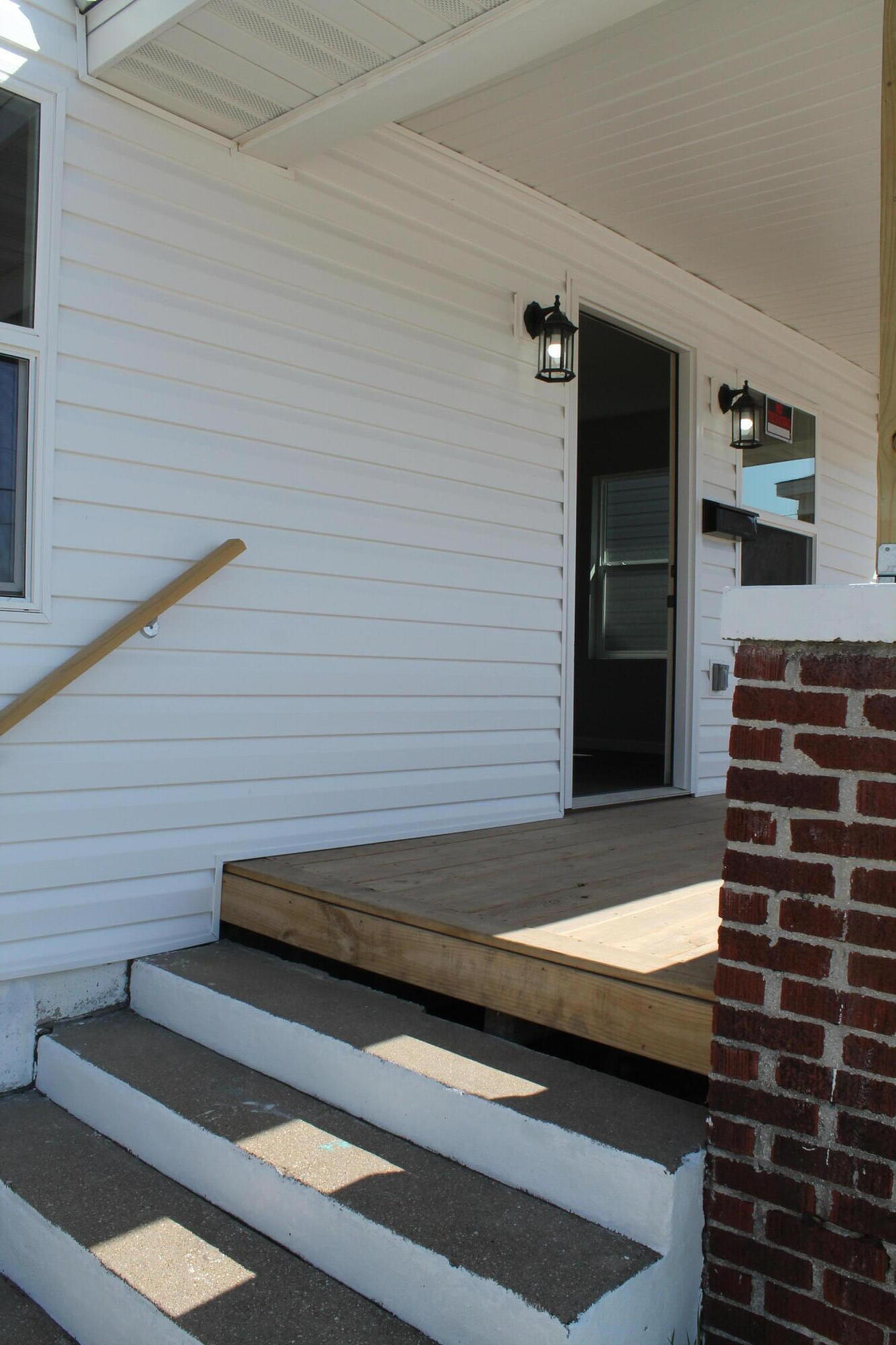 425 West Division Street Property Photo 6