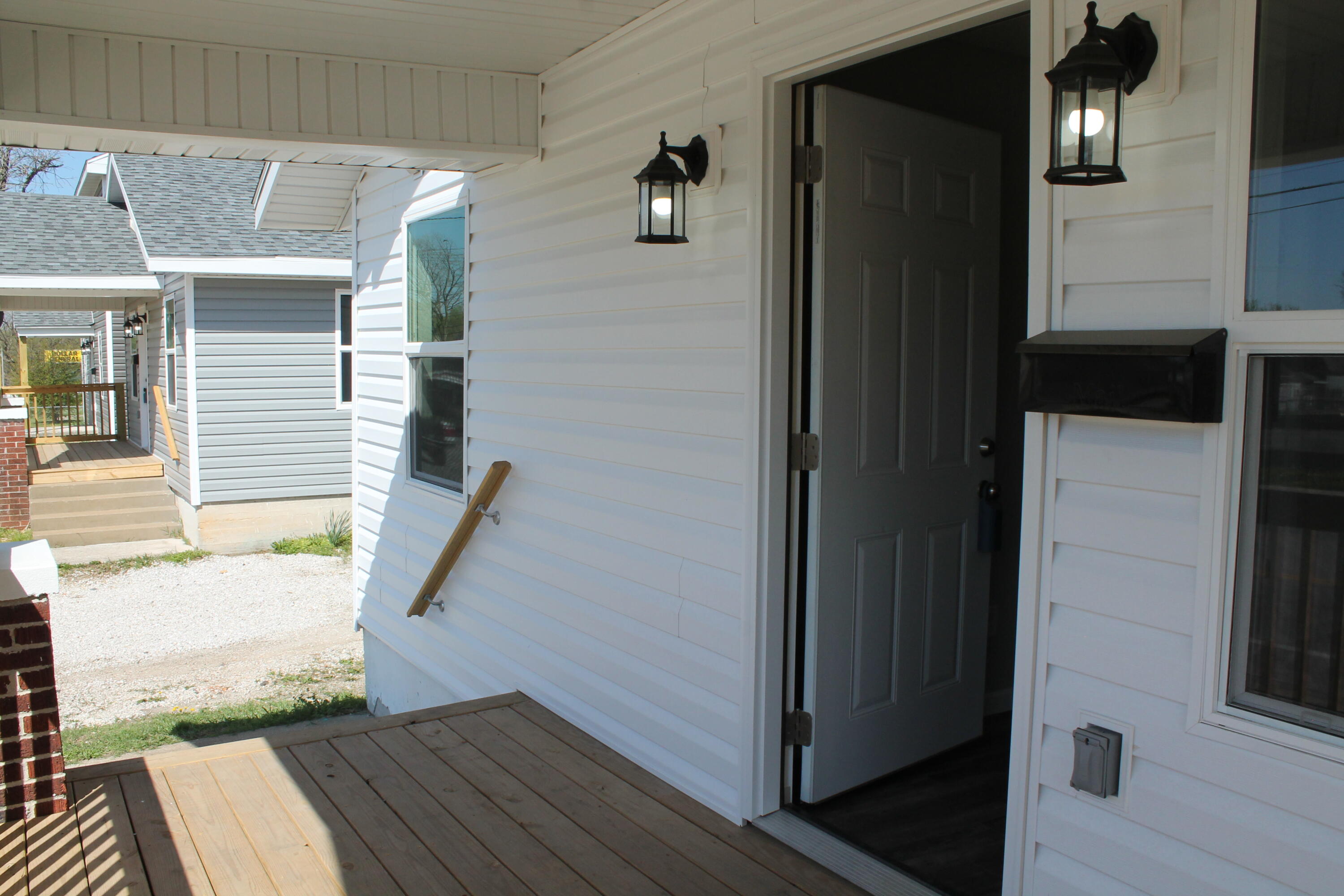 425 West Division Street Property Photo 8