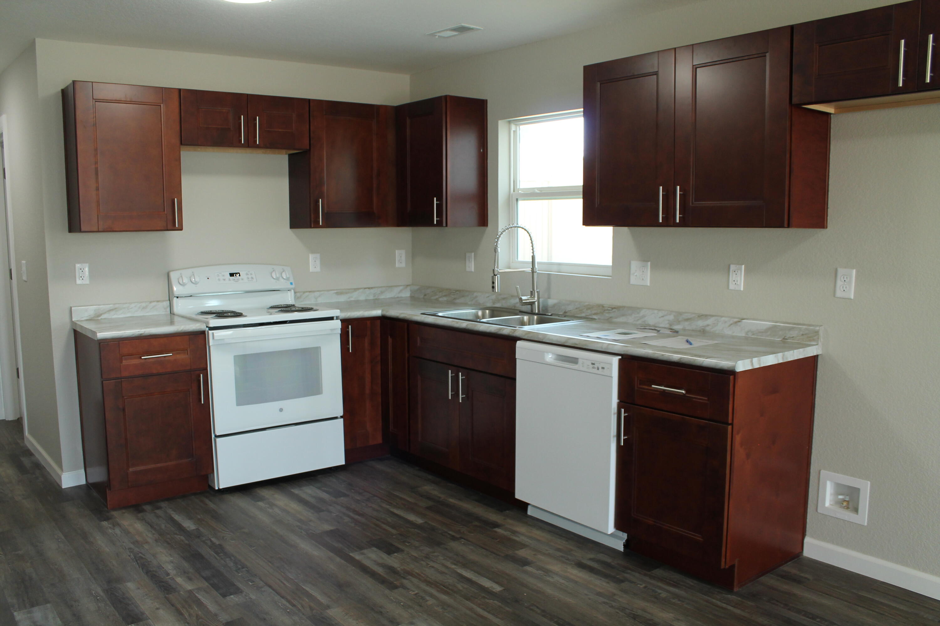 425 West Division Street Property Photo 11