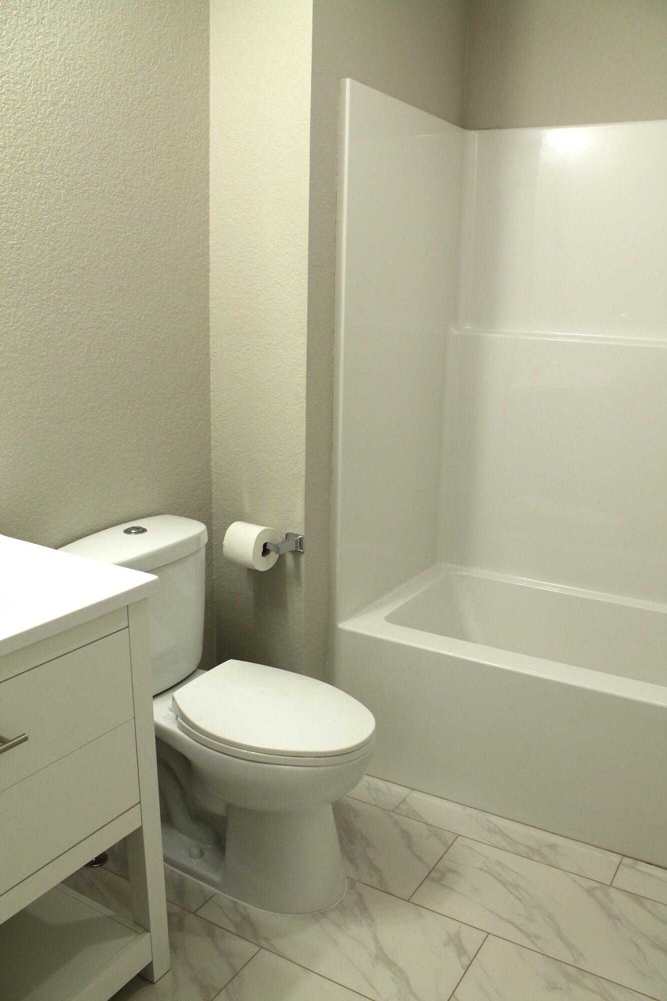 425 West Division Street Property Photo 13