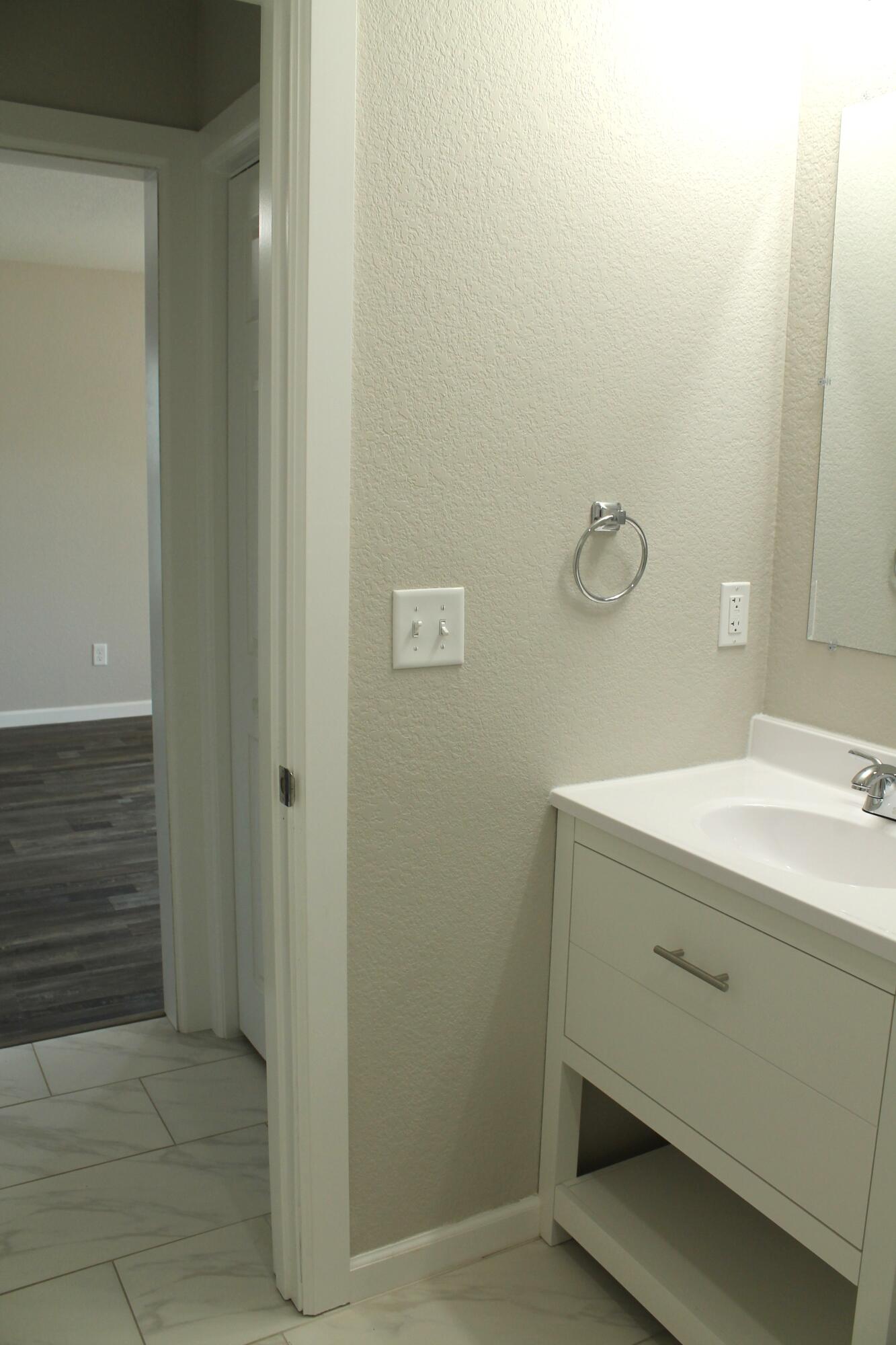 425 West Division Street Property Photo 16