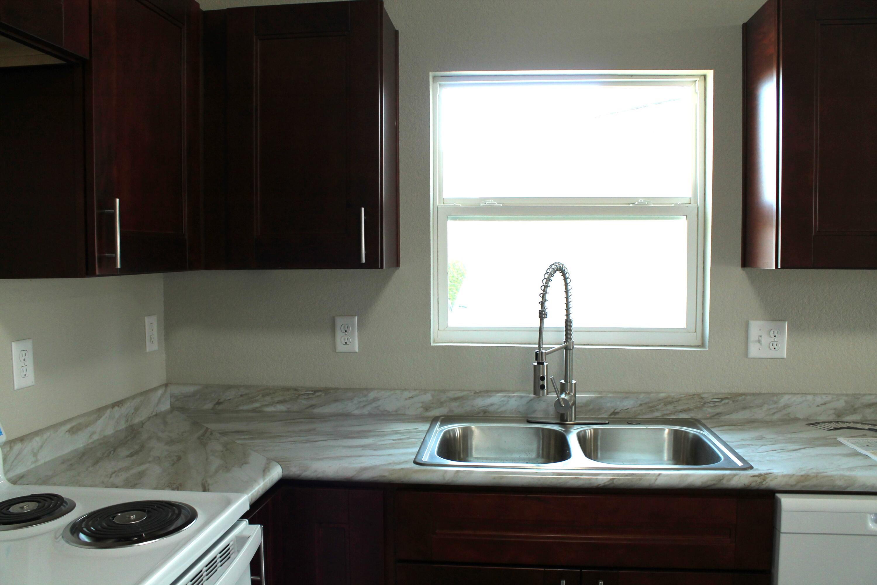 425 West Division Street Property Photo 22