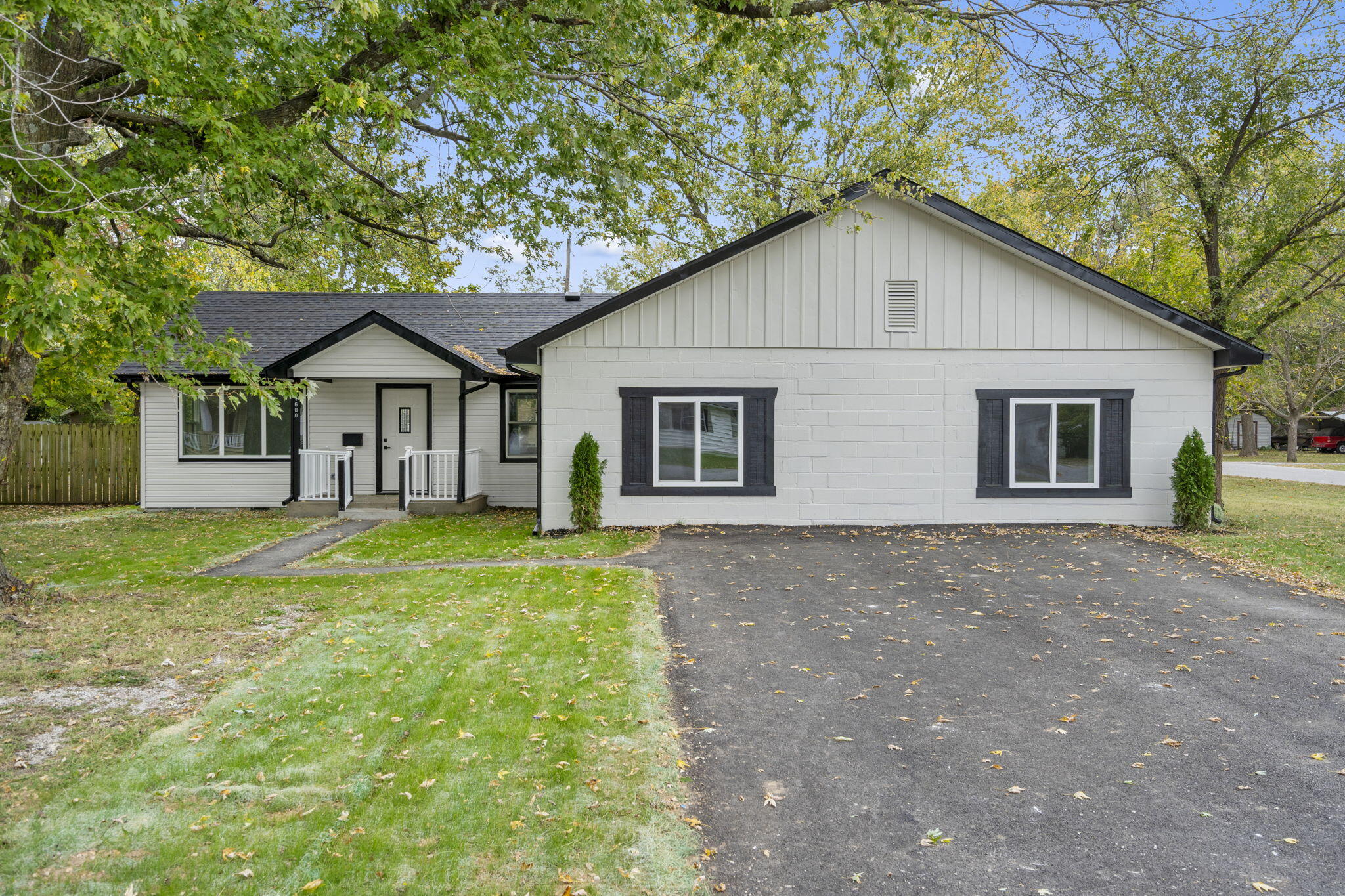 1600 North Hayes Avenue Property Photo
