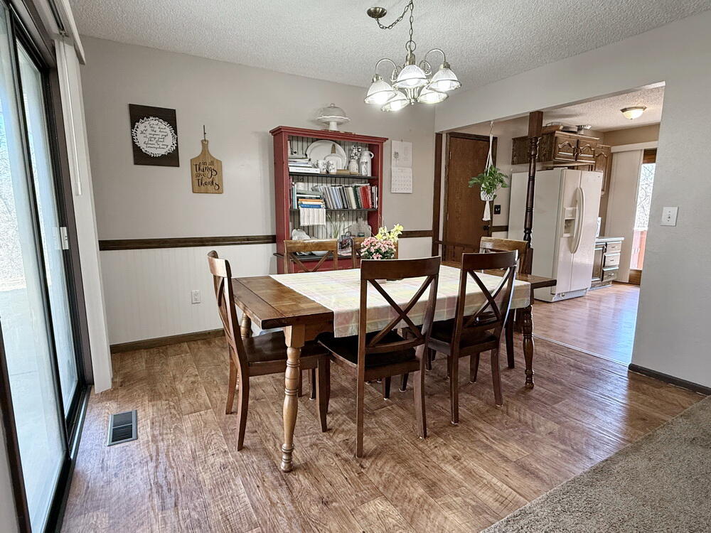 9215 East 54 Highway Property Photo 16