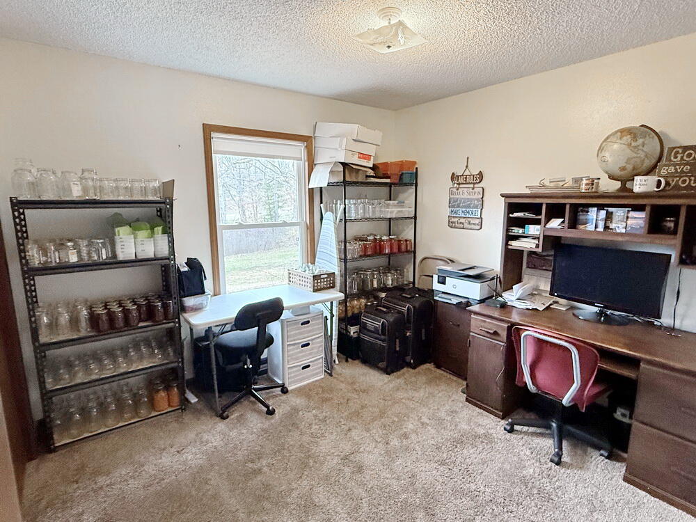 9215 East 54 Highway Property Photo 21