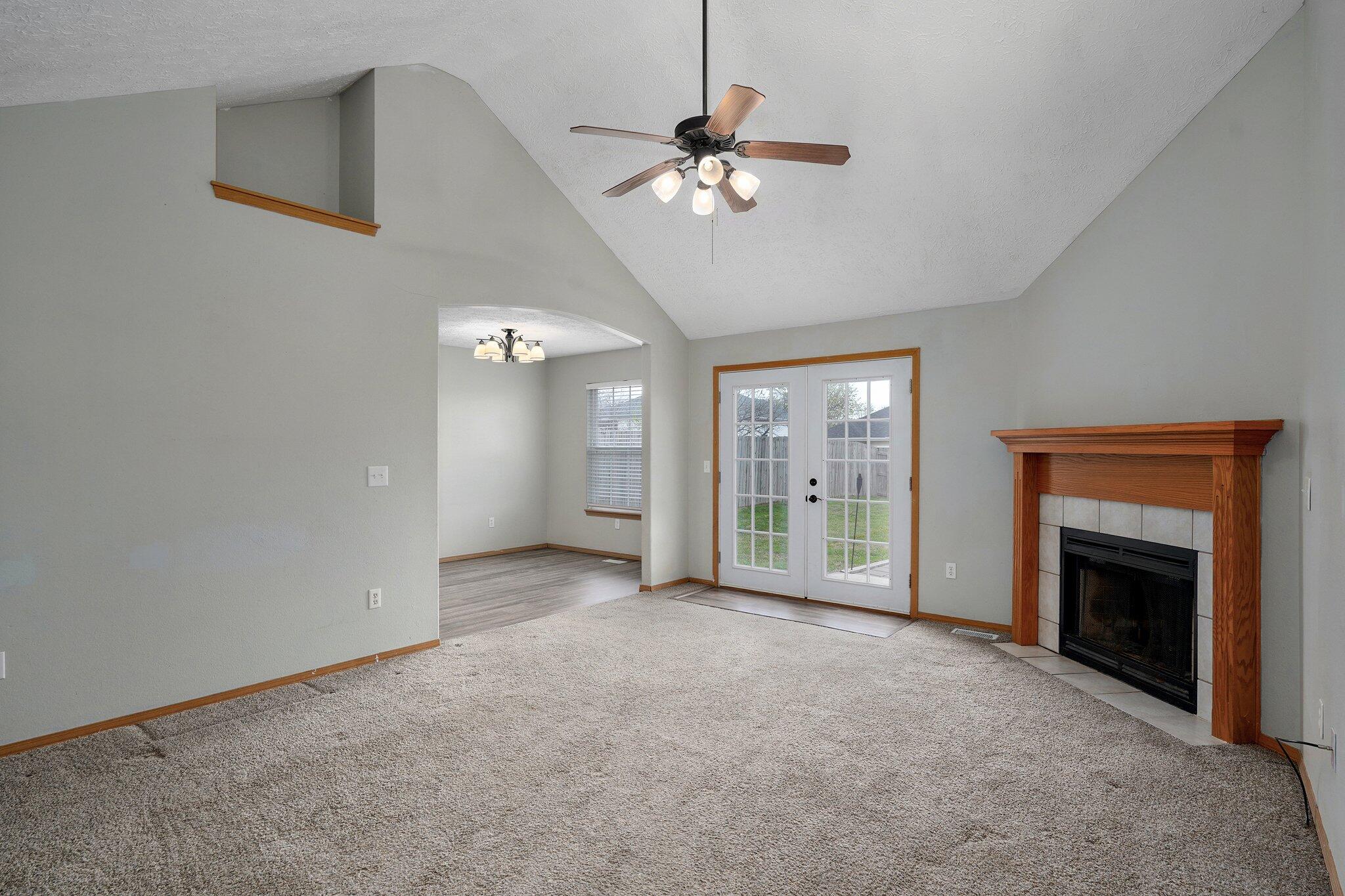 511 West Woodbine Rd Road Property Photo 3