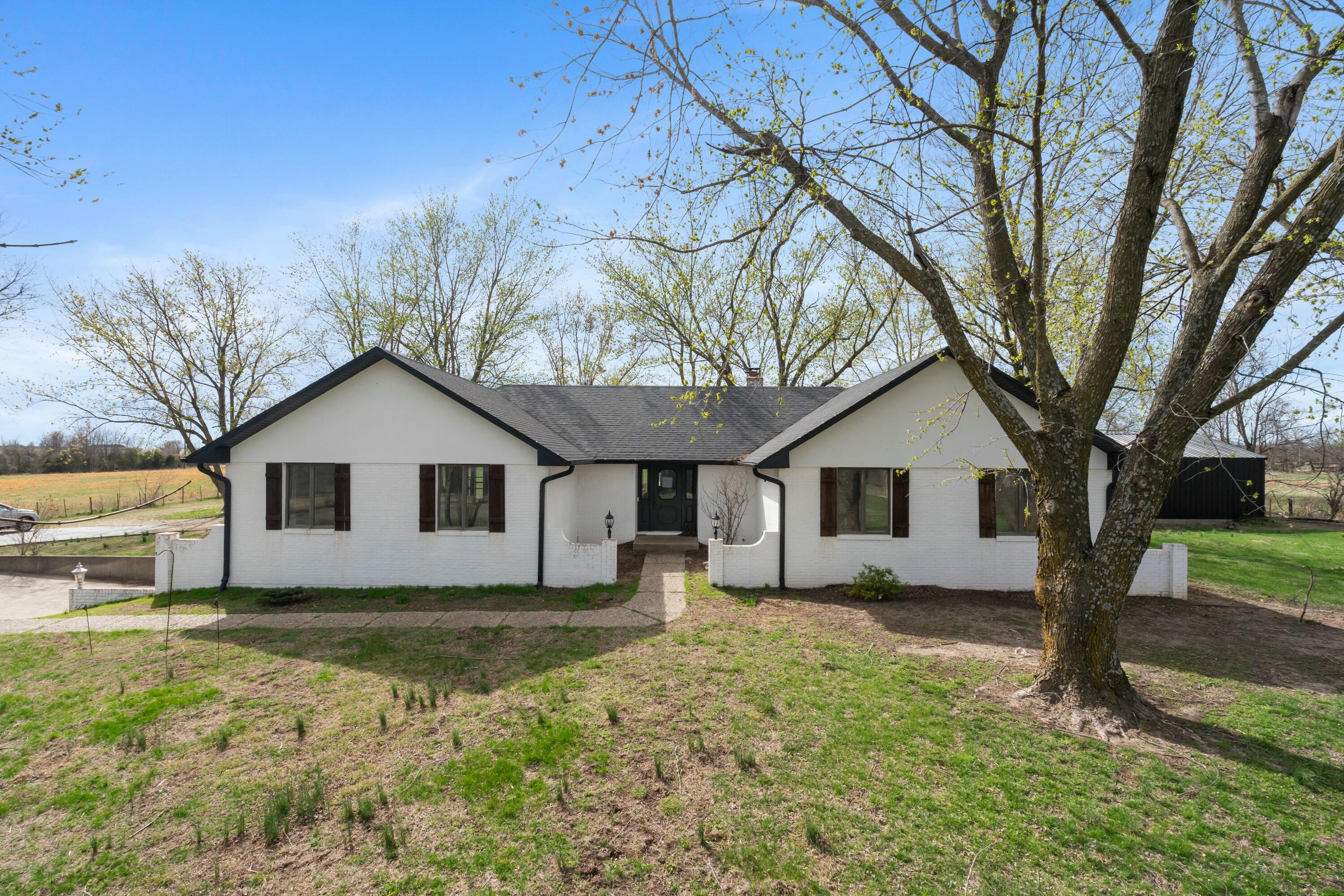 575 North Lemmon Avenue Property Photo 3
