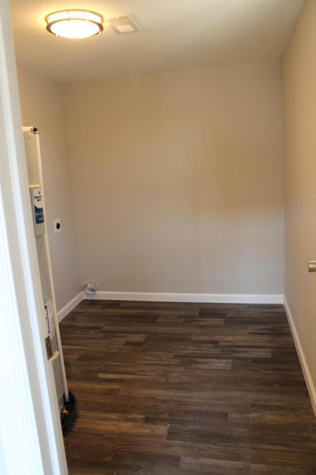 423 West Division Street Property Photo 20
