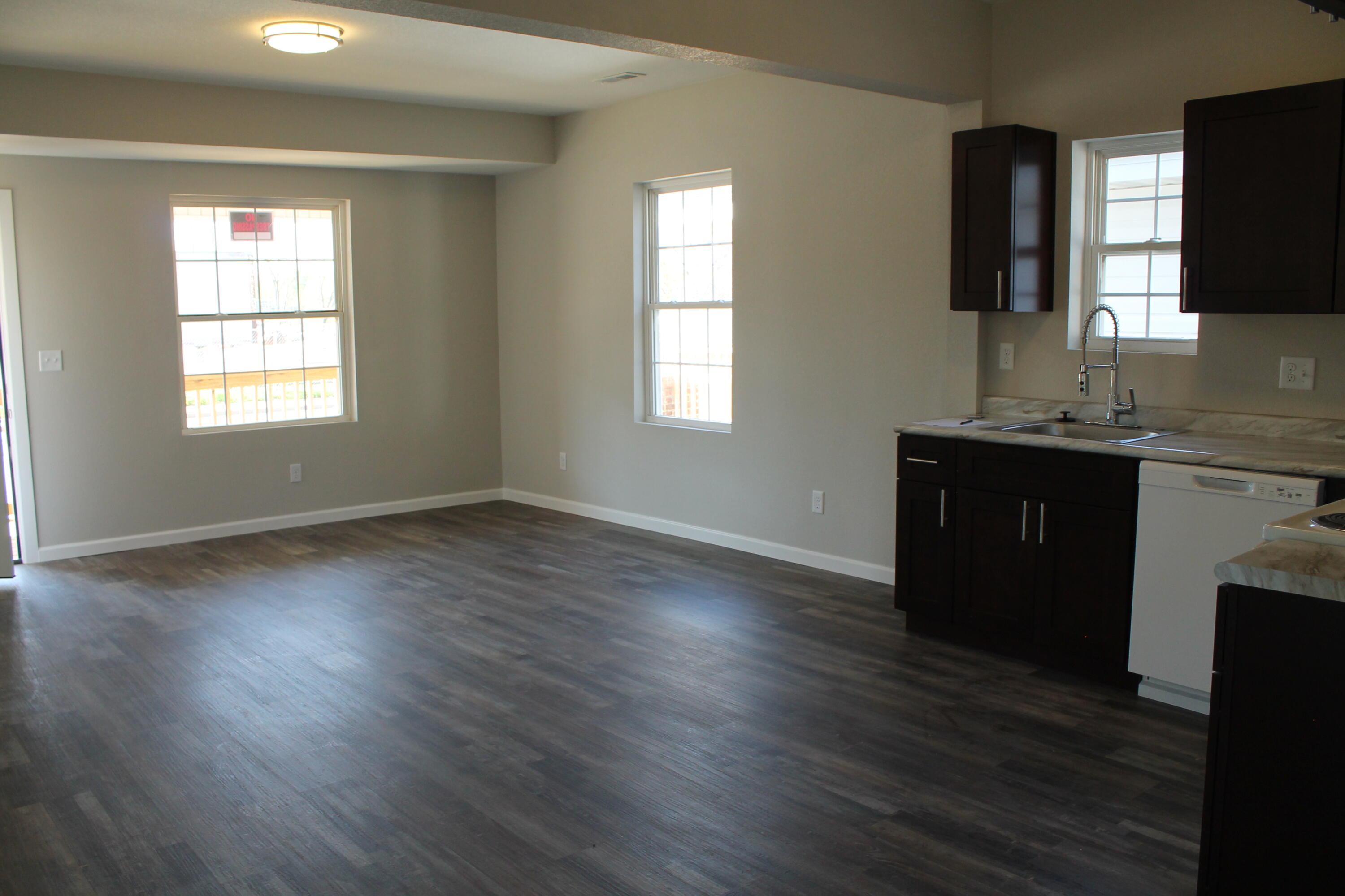 423 West Division Street Property Photo 21