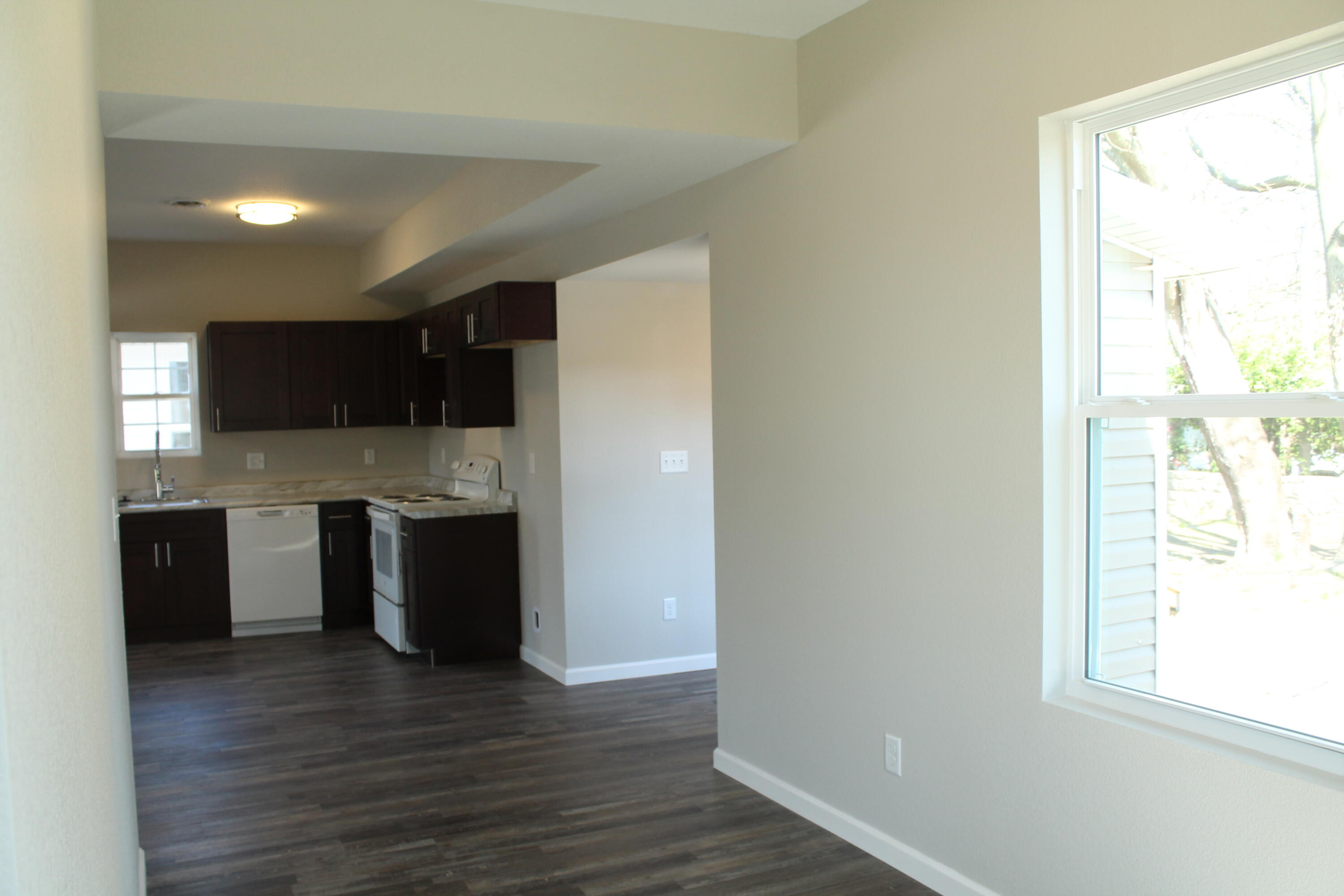 423 West Division Street Property Photo 26