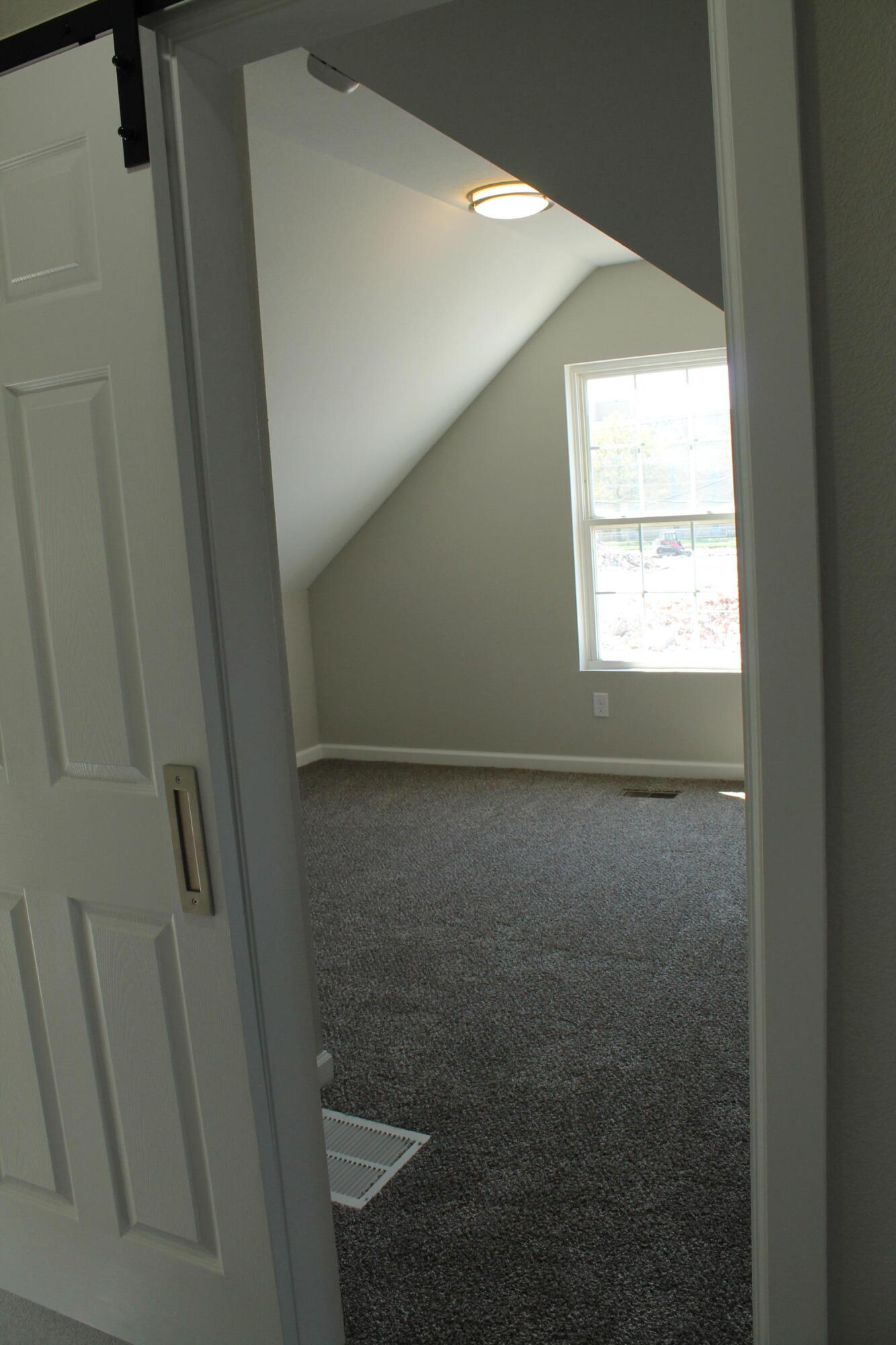 423 West Division Street Property Photo 32
