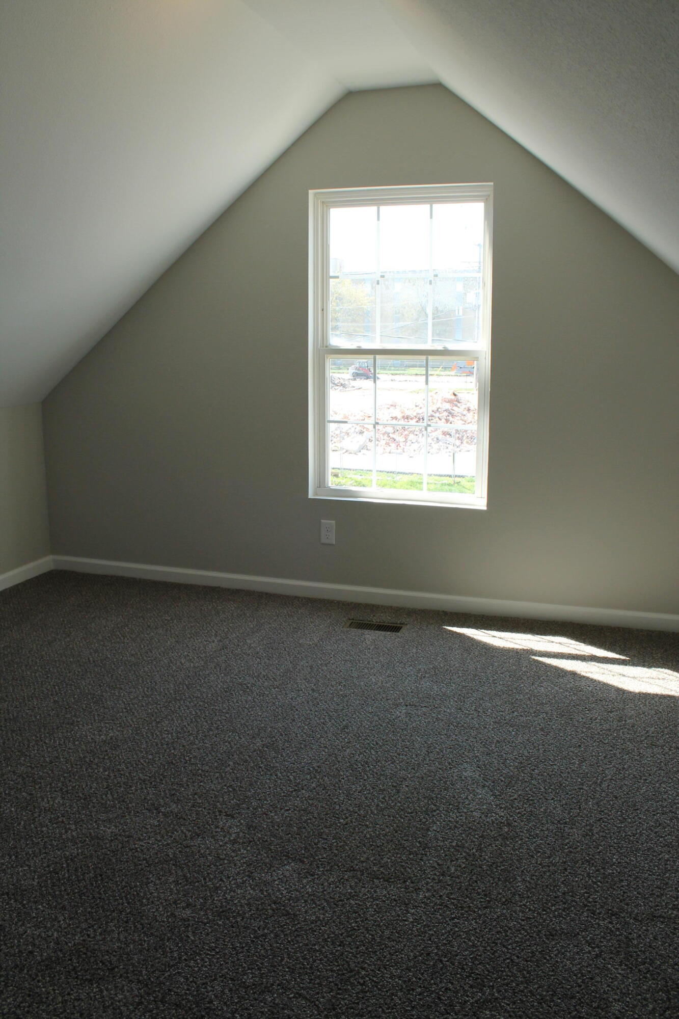 423 West Division Street Property Photo 33