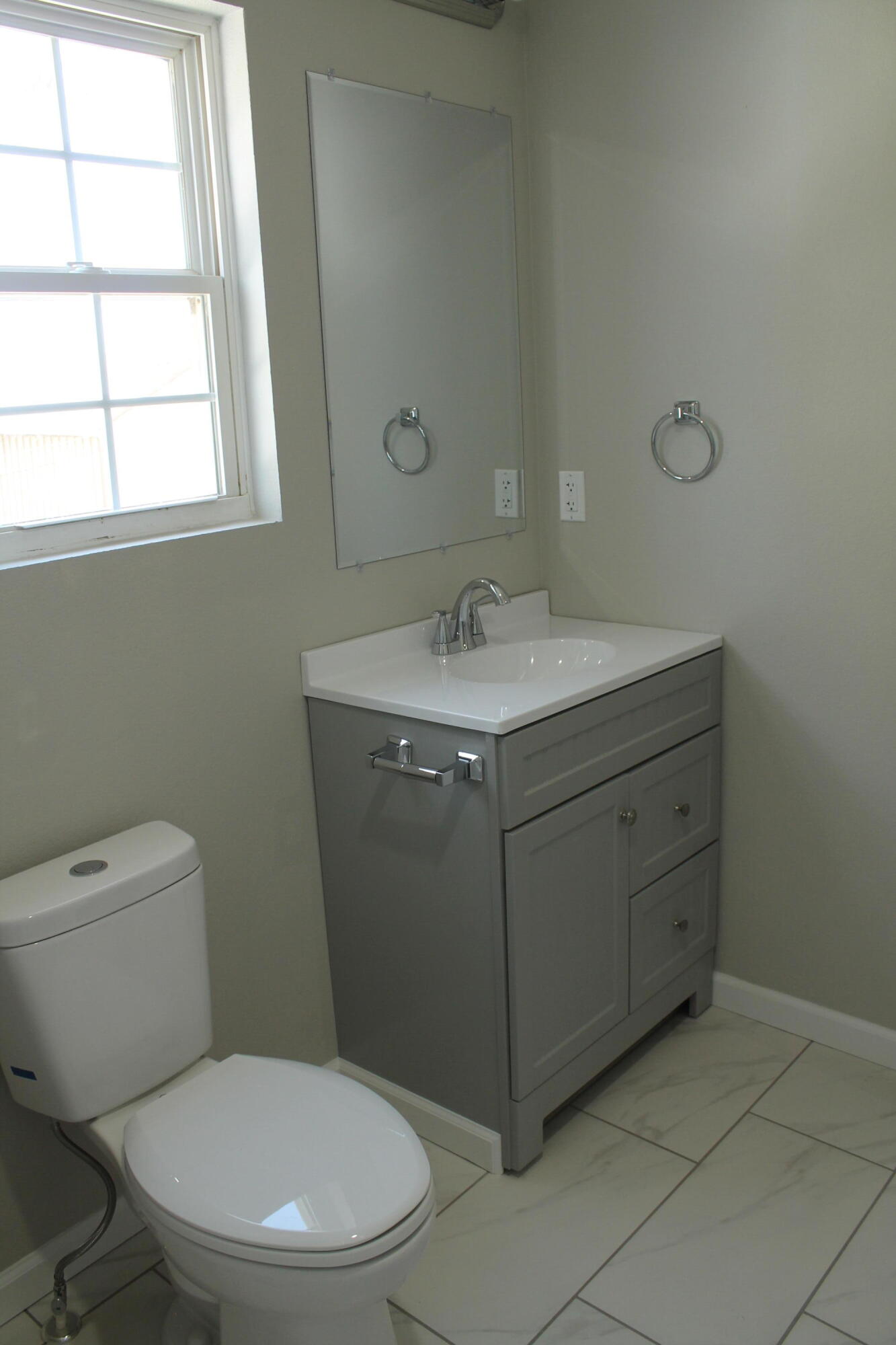 423 West Division Street Property Photo 43
