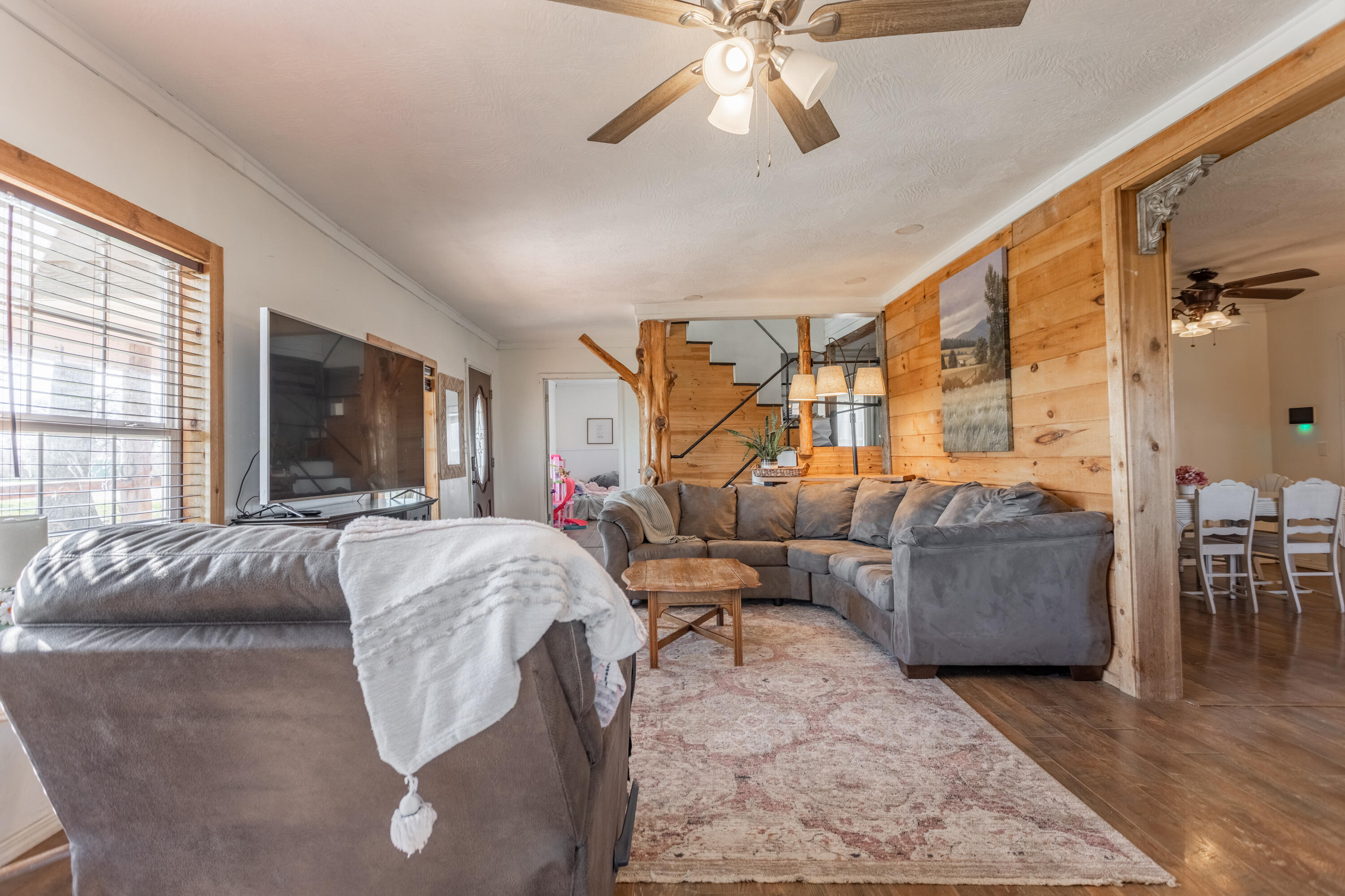 701 Elkland Road Property Photo 4