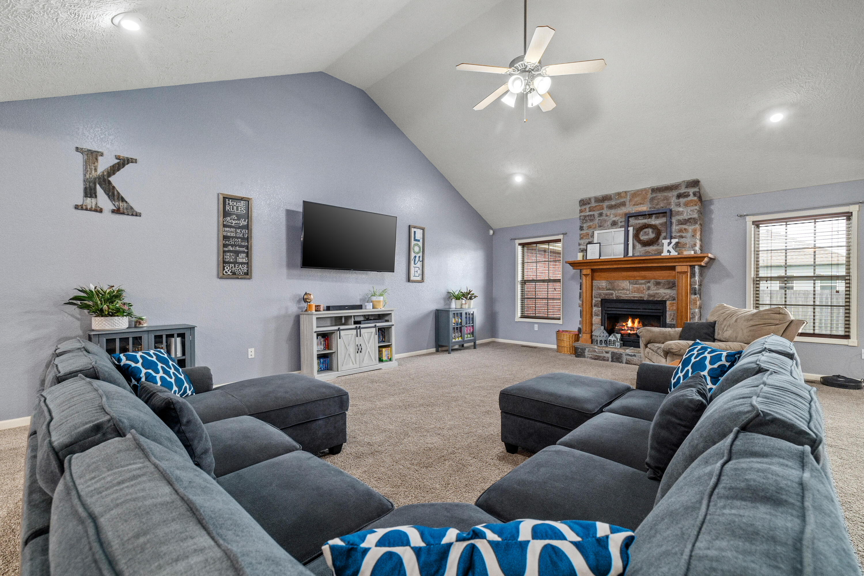 445 East Sequoia Street Property Photo 4